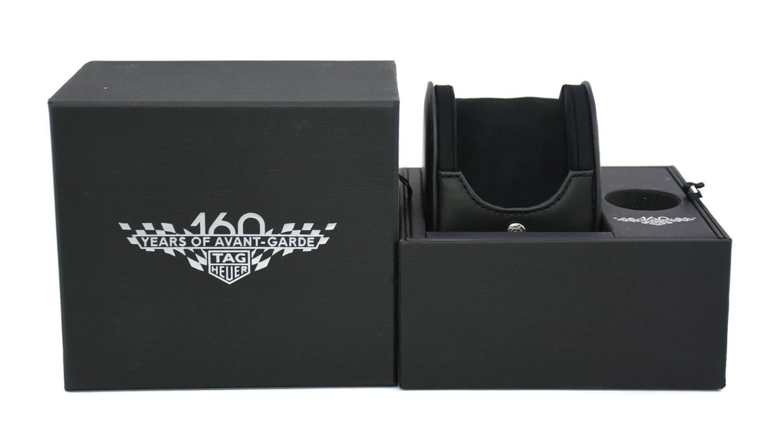 Authentic TAG Heuer Avant Garde Presentation Box for Watch: Authentic TAG Heuer Avant Garde Presentation Box for Watch Presenting the TAG Heuer Avant Garde Watch Box, a perfect presentation case for your timepiece. This box is designed for single watch storage