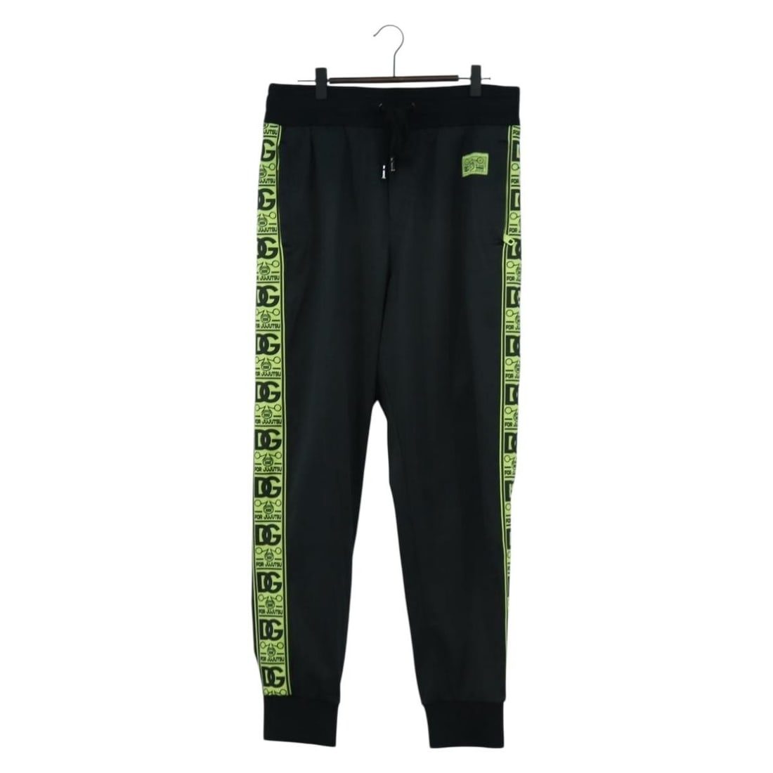 Dolce&Gabbana Jujutsu Kaisen Toge Inumaki Black Cotton Women's Pants 26.4 Inseam: Dolce&Gabbana Jujutsu Kaisen Toge Inumaki Black Cotton Women's Pants 26.4 Inseam These Dolce&Gabbana x Jujutsu Kaisen women's pants feature a Toge Inumaki design and are crafted from black cotton. Mad