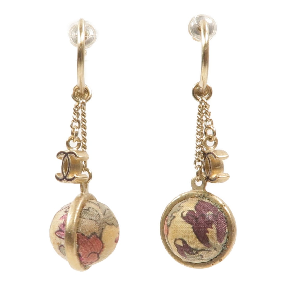 CHANEL CC Canvas Earrings Multicolor: CHANEL CC Canvas Earrings Multicolor CHANEL CC earrings with a multicolor canvas design and gold-tone hardware. The item is in reasonable wear and tear condition and comes with no accessories. Specifi