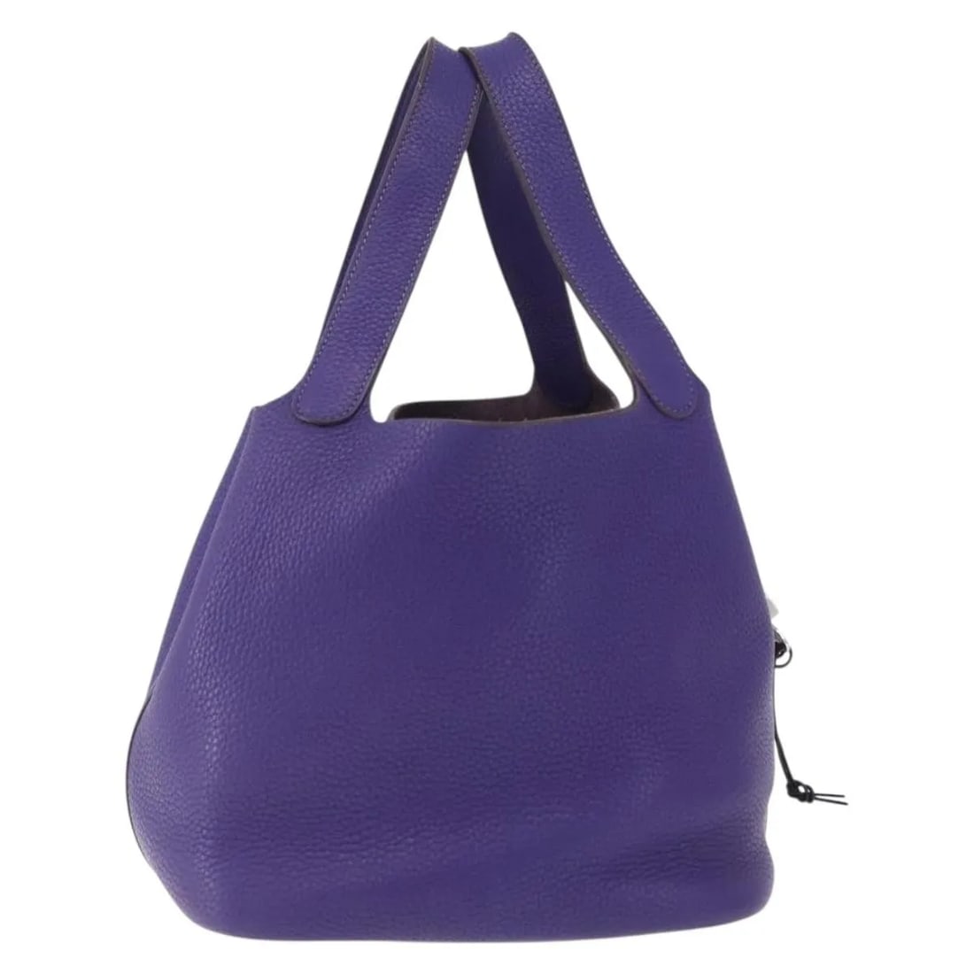 Hermes Picotin Lock purple leather handbag 21cm x 21cm x 18cm: Hermes Picotin Lock purple leather handbag 21cm x 21cm x 18cm Hermes Picotin Lock Clemence handbag for women in purple leather. Made in France, it measures 21 cm x 21 cm x 18 cm. The item is in good c