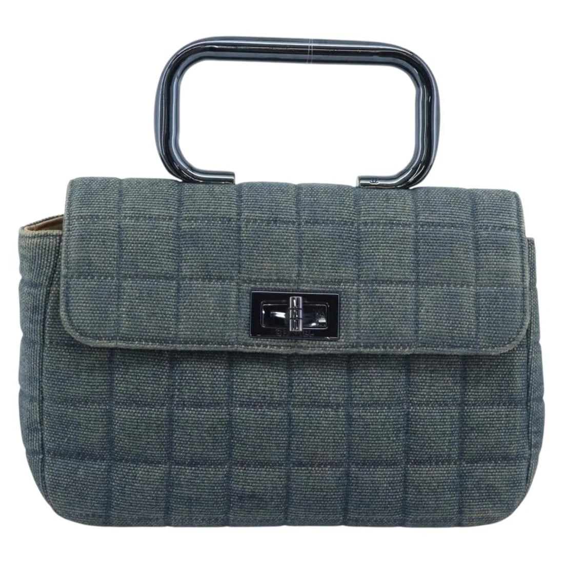 Chanel Chocolate Bar Mademoiselle Denim Top Handle Bag Blue: Chanel Chocolate Bar Mademoiselle Denim Top Handle Bag Blue Chanel Chocolate Bar Mademoiselle Top Handle quilted denim bag in blue canvas. Made in France, this female style measures 22 cm x 15 cm x 6 