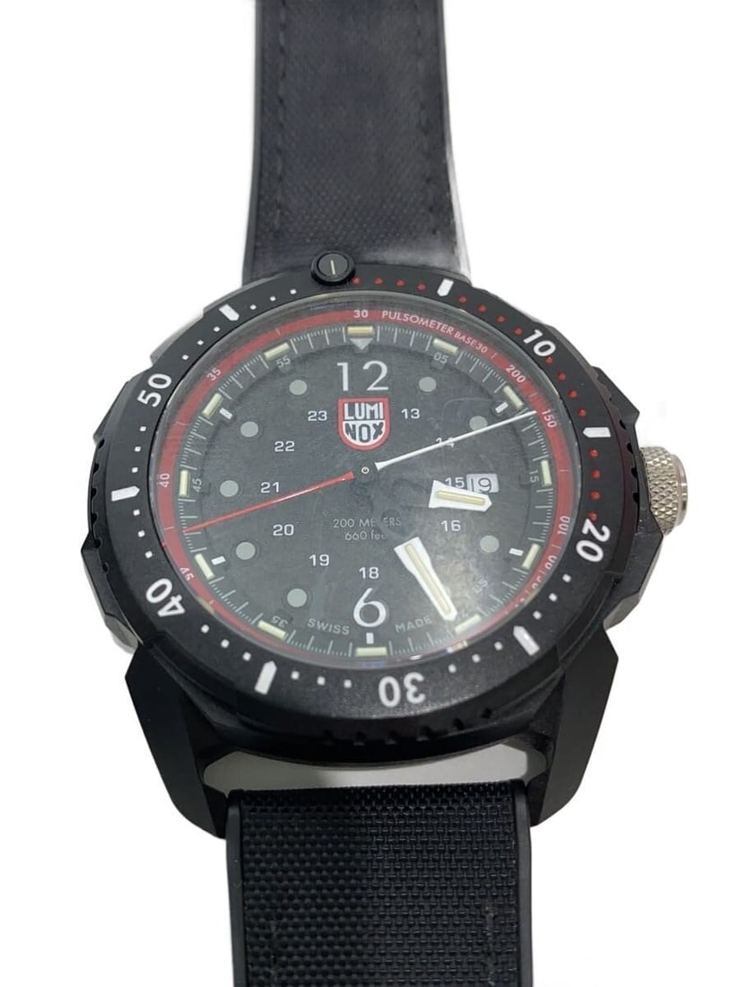 LUMINOX 1050-1GBQ ICE-SAR Arctic Series Mens Quartz Wristwatch: LUMINOX 1050-1GBQ ICE-SAR Arctic Series Mens Quartz Wristwatch Men's LUMINOX ICE-SAR Arctic Series quartz wristwatch, model 1050-1GBQ, in black. This pre-owned Swiss-made watch is listed in Used B con