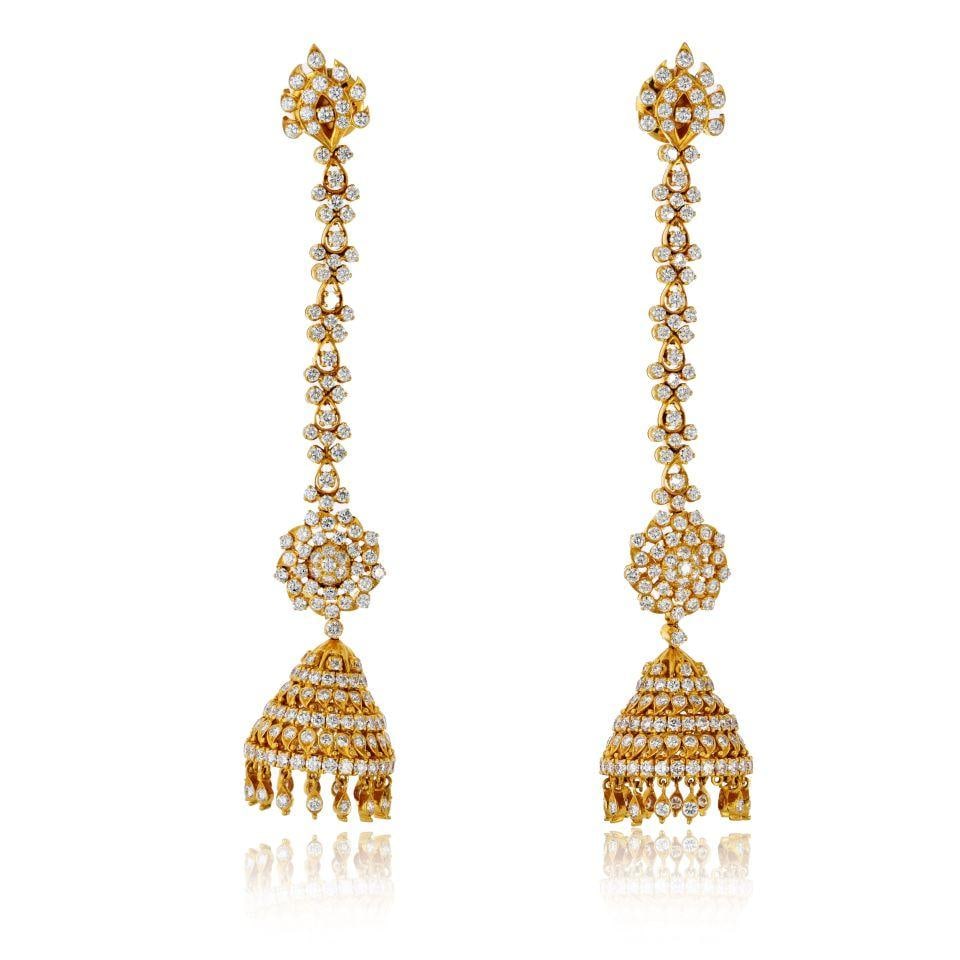 22K Yellow Gold 15 Carat Diamond Dangling Earrings: 22K Yellow Gold 15 Carat Diamond Dangling Earrings These stunning dangling earrings are crafted from luxurious 22K yellow gold, making them a perfect addition to any jewelry collection. Featuring a to