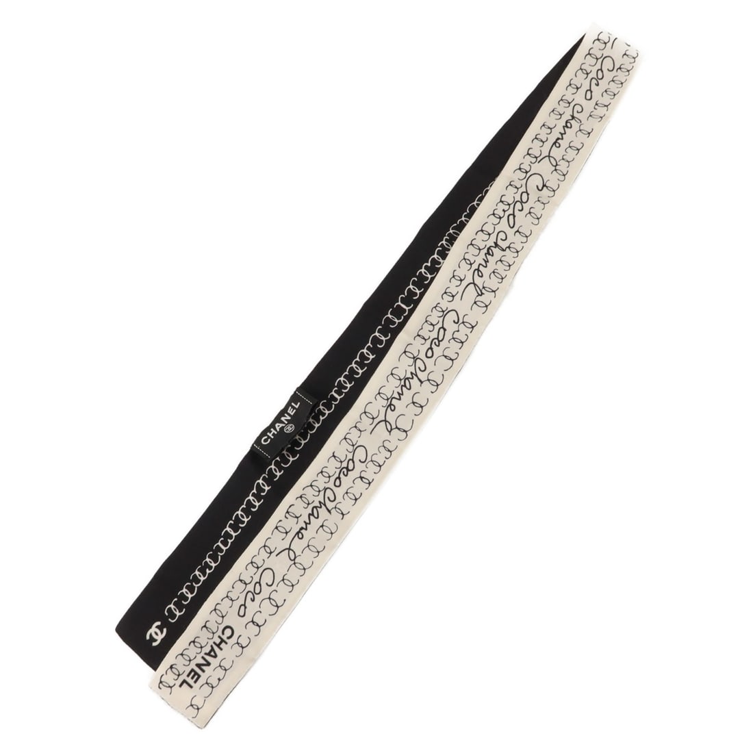 CHANEL CC Silk Scarf in Black and White: CHANEL CC Silk Scarf in Black and White A CHANEL CC scarf in black and white silk. The item is described as being in AB Very Good condition and measures 86 cm x 3.5 cm (33.9 x 1.4 in). Accessories are