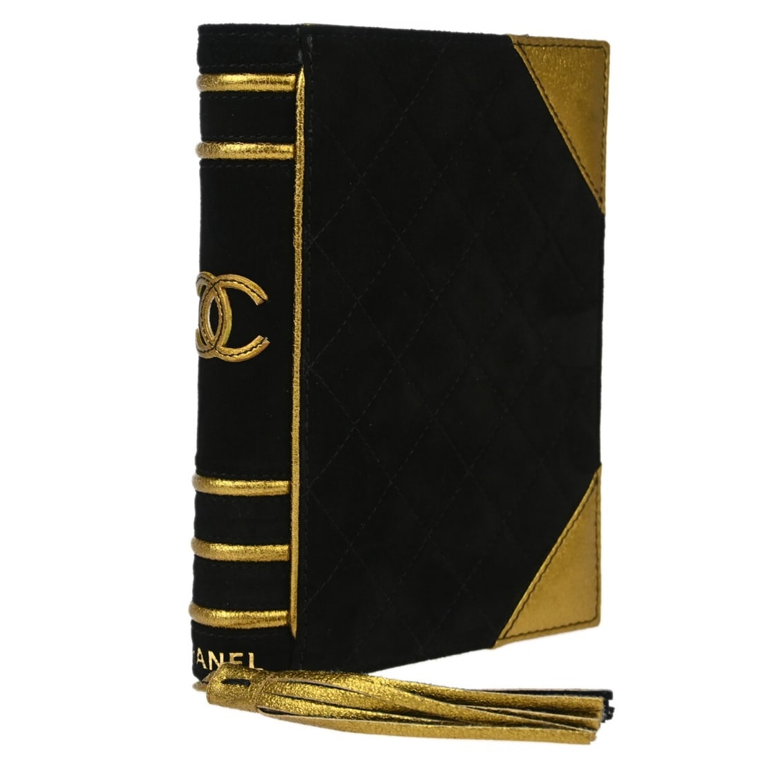 CHANEL Medium Clutch in Black Suede Lambskin Italy: CHANEL Medium Clutch in Black Suede Lambskin Italy Chanel black clutch bag crafted in suede and lambskin with a magnetic closure. This women's medium clutch is made in Italy and includes a serial stic
