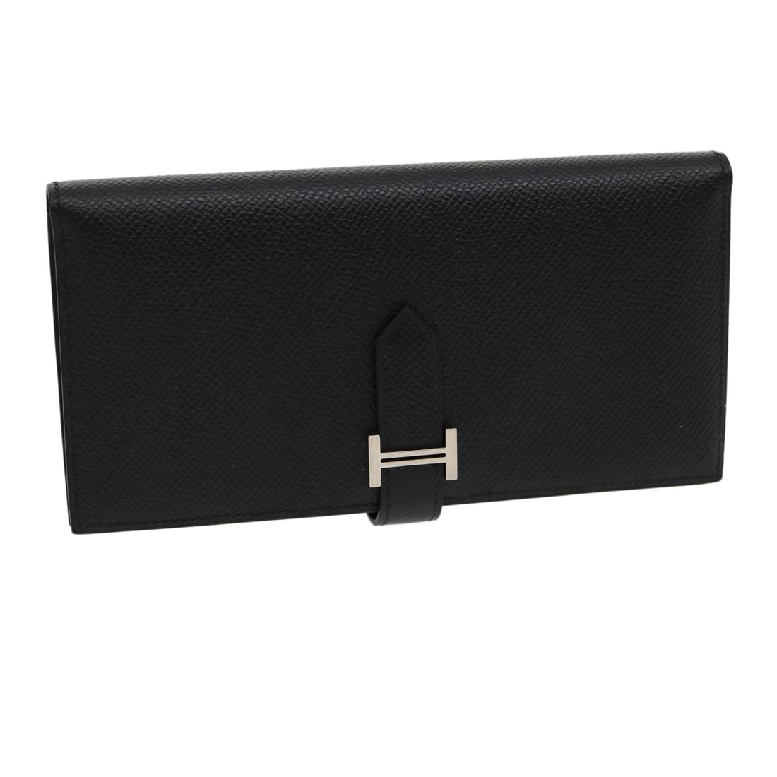 Hermes Bean Souffle black leather long wallet made in France: Hermes Bean Souffle black leather long wallet made in France Hermes Bean Souffl long wallet in black leather with silver-tone metal accents. It comes with a dust bag and item box, and was made in Fran