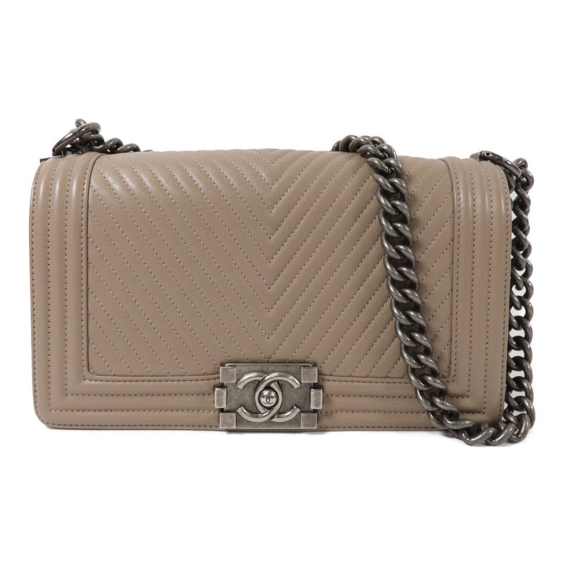 Chanel Boy 25 Beige Lambskin Chain Shoulder Bag CC: Chanel Boy 25 Beige Lambskin Chain Shoulder Bag CC CHANEL CC Boy 25 chain shoulder bag in beige lambskin leather. It features a flap pocket, an interior open pocket, and comes with a hologram sticker.