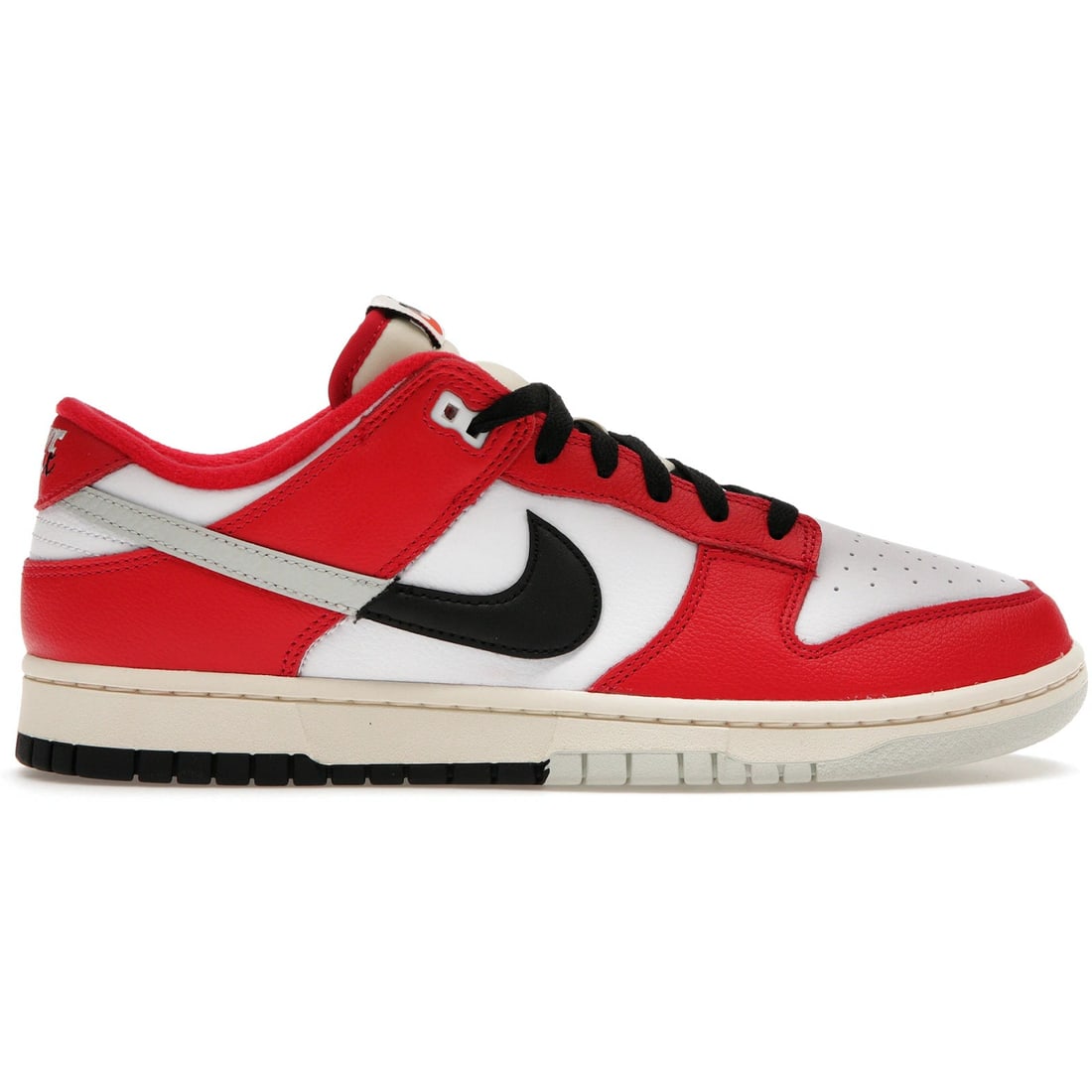 Nike Dunk Low Chicago Split sneakers size 4 M 5.5 W: Nike Dunk Low Chicago Split sneakers size 4 M 5.5 W This is an authentic Nike Dunk Low Chicago Split sneaker in camouflage colorway. The item is in un-used and unworn condition. Size is 4 Men's or 5.5