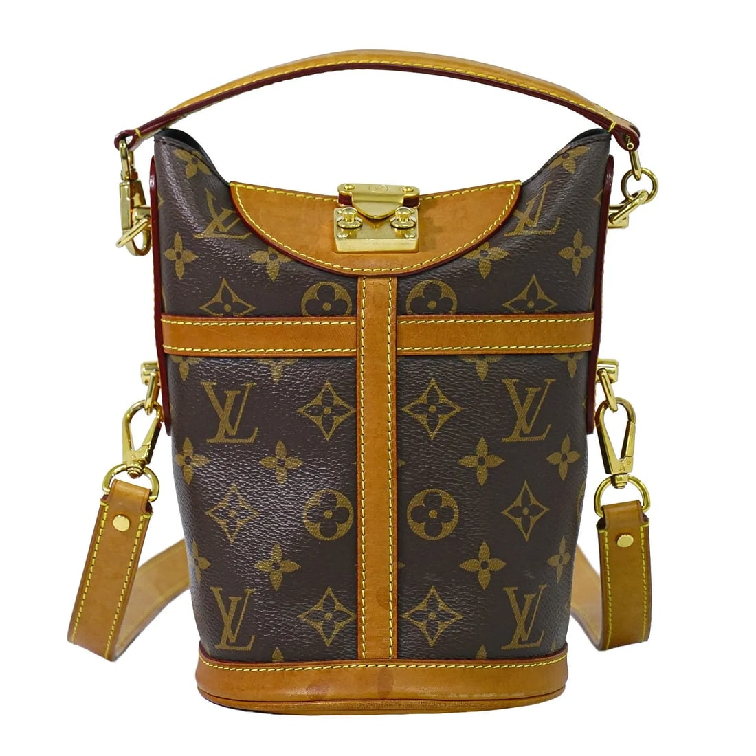 Louis Vuitton Duffle Brown Canvas Handbag: Louis Vuitton Duffle Brown Canvas Handbag Louis Vuitton Duffle bag in monogram canvas, designed for women and made in France. The bag is presented in fair condition with light exterior wear and marks,