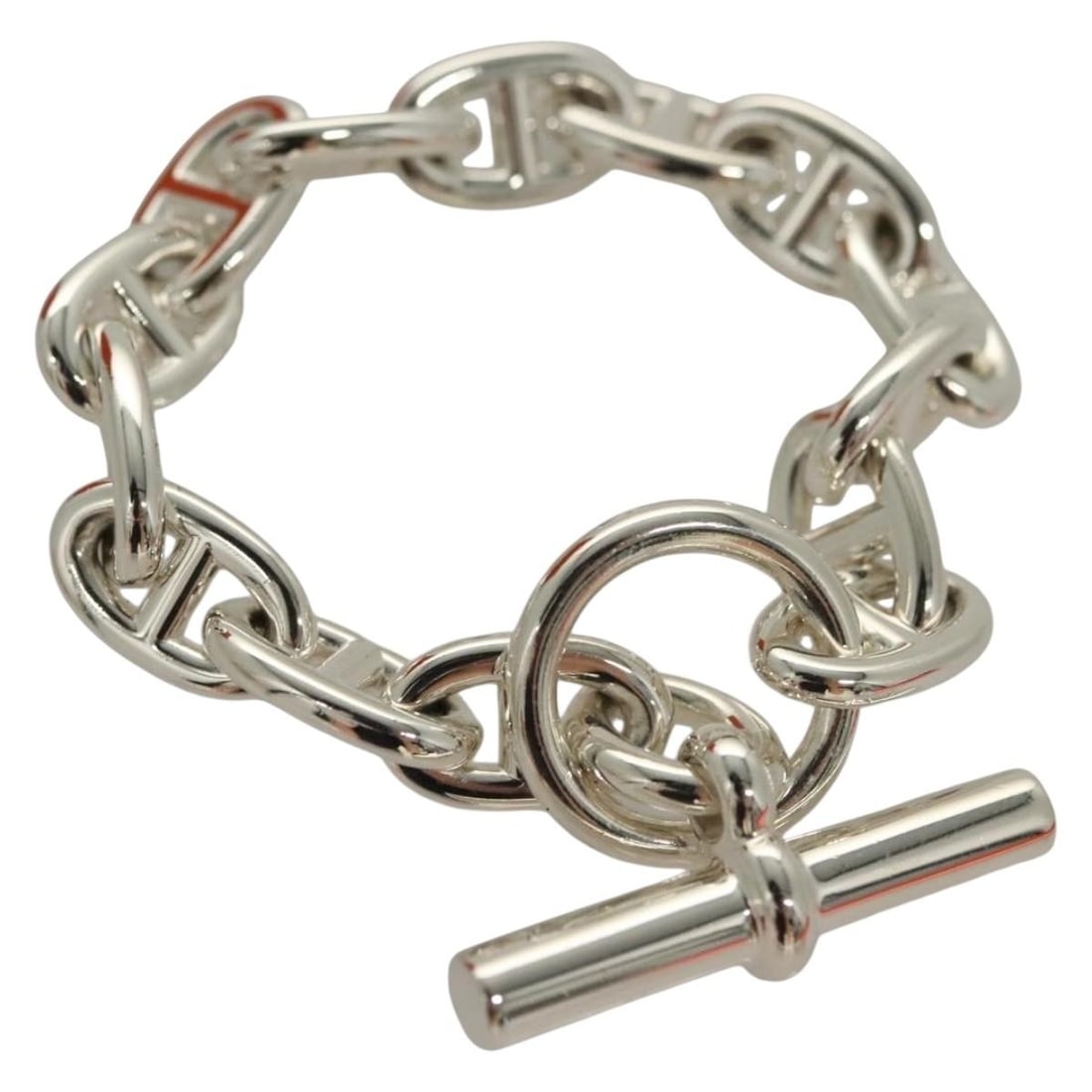 Hermes Chene Dunkle MM Ag925 Silver Bracelet 14 Links Boxed: Hermes Chene Dunkle MM Ag925 Silver Bracelet 14 Links Boxed Hermes Chene Dunkle MM bracelet in silver, made in France. The bracelet measures approximately 17 cm total length and comes with the item bo