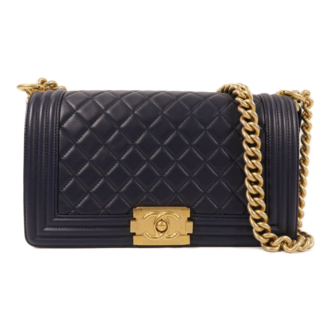 Chanel Boy 25 A67086 Lambskin Chain Shoulder Bag Navy: Chanel Boy 25 A67086 Lambskin Chain Shoulder Bag Navy A CHANEL CC GHW Boy 25 chain shoulder bag in navy blue lambskin leather. This model is identified as A67086 and is presented in very good AB condi