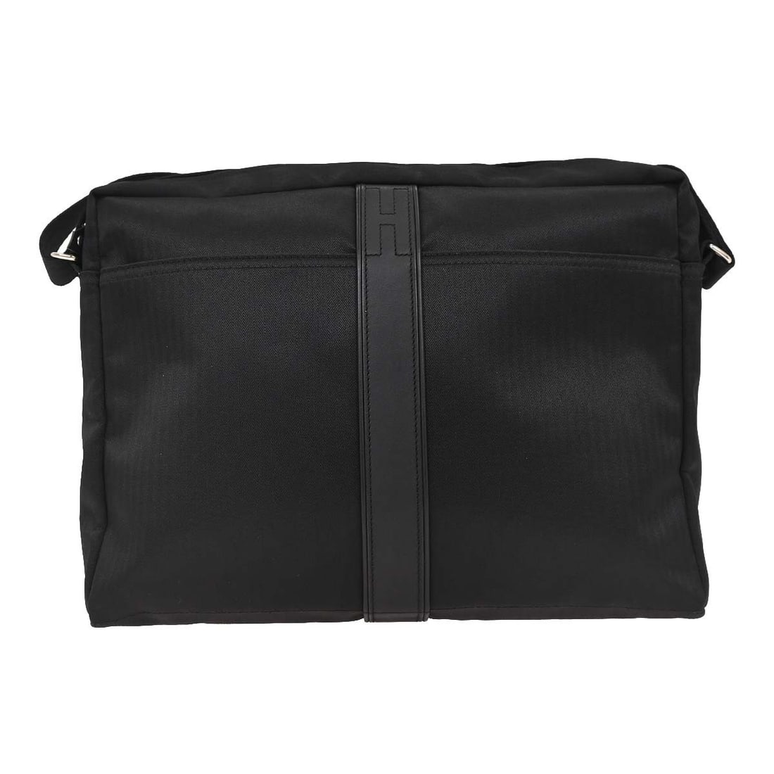 HERMES Acapulco Besace MM Black Toile Chevrons Shoulder Bag: HERMES Acapulco Besace MM Black Toile Chevrons Shoulder Bag Hermes Acapulco Besace MM shoulder bag in black Toile Chevrons and leather, made in France. It features a zip closure, shoulder strap, black