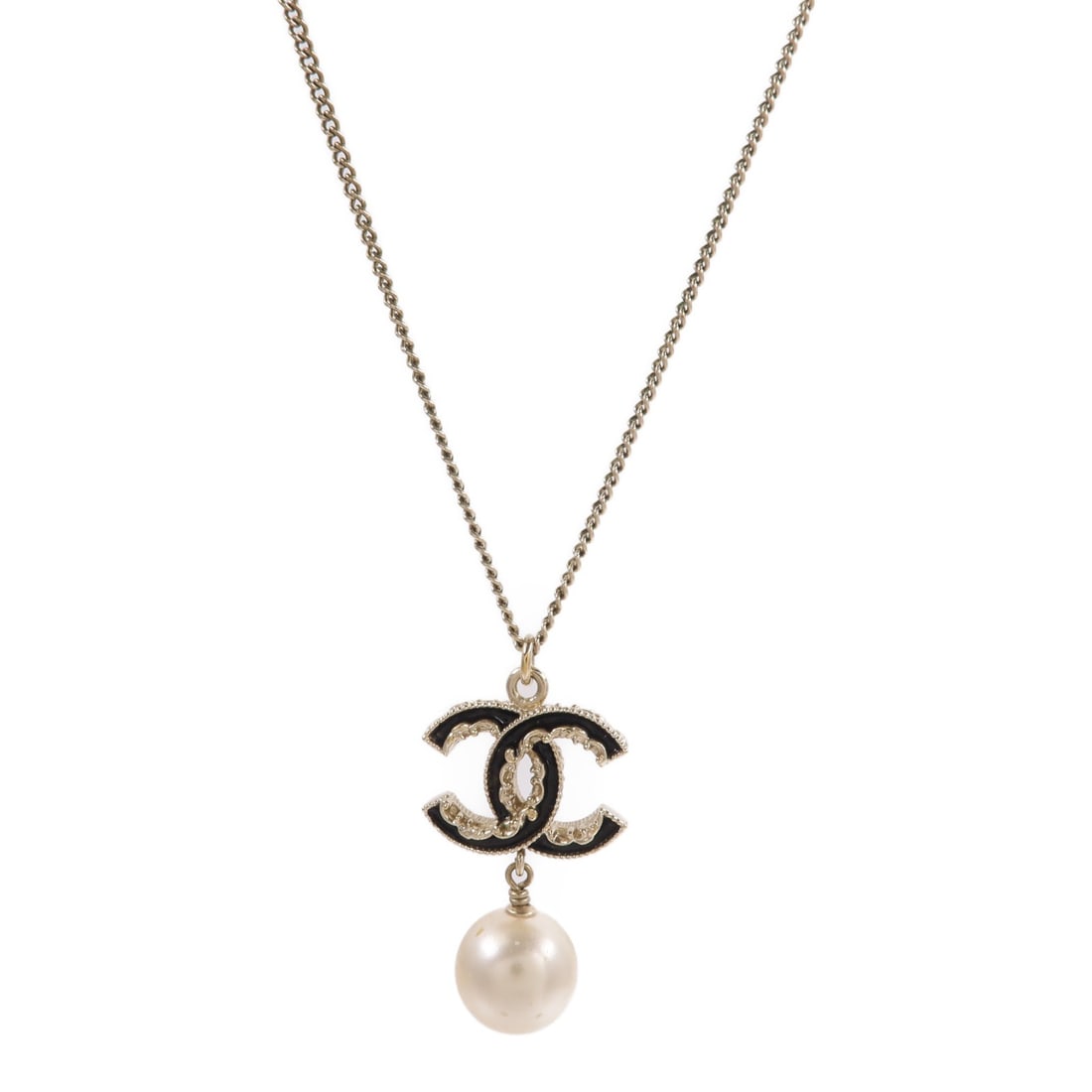 CHANEL CC Resin Metal Necklace in Black White Gold Tone: CHANEL CC Resin Metal Necklace in Black White Gold Tone CHANEL CC Necklace in metal and resin, finished in gold, white, and black. The necklace features a CC motif and a neck rotation length of 42-60 