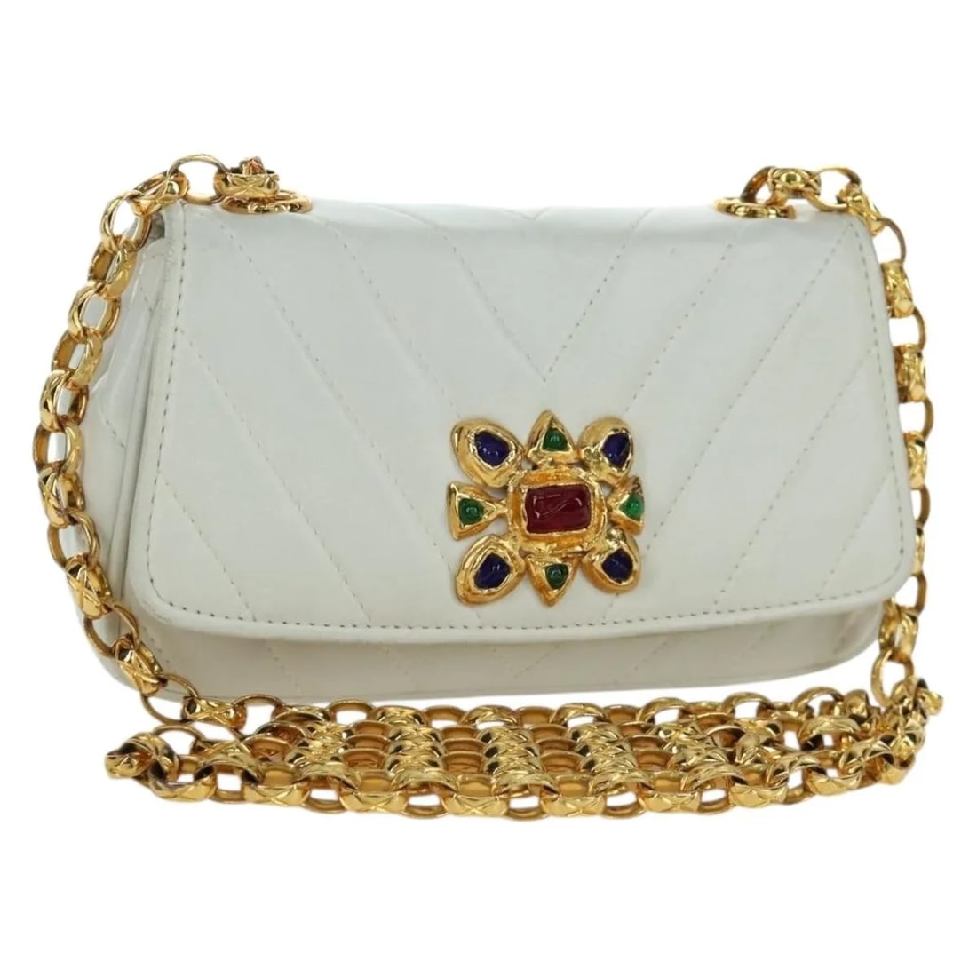 Chanel Vintage Gripoix Flap White Leather Shoulder Bag: Chanel Vintage Gripoix Flap White Leather Shoulder Bag Vintage Chanel Gripoix Flap bag in white leather. This piece is presented in very good vintage condition with honest wear, including light wear a