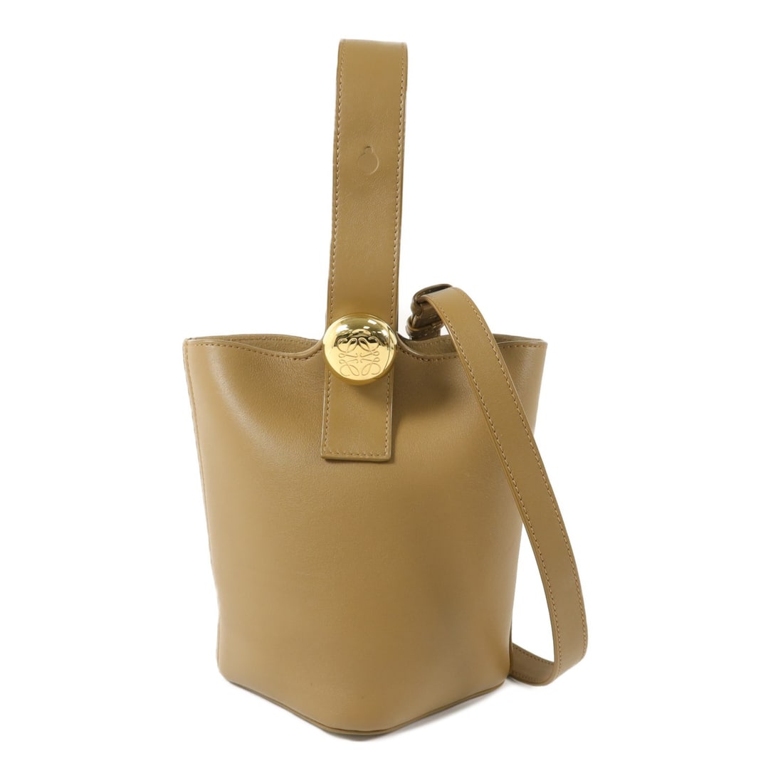 LOEWE Pebble Bucket Mini 2 Way Bag Brown Calfskin GHW: LOEWE Pebble Bucket Mini 2 Way Bag Brown Calfskin GHW LOEWE Pebble Bucket Mini 2 Way Shoulder Bag in brown calfskin leather. This women's bag is a regular size style from Spain and comes with a should