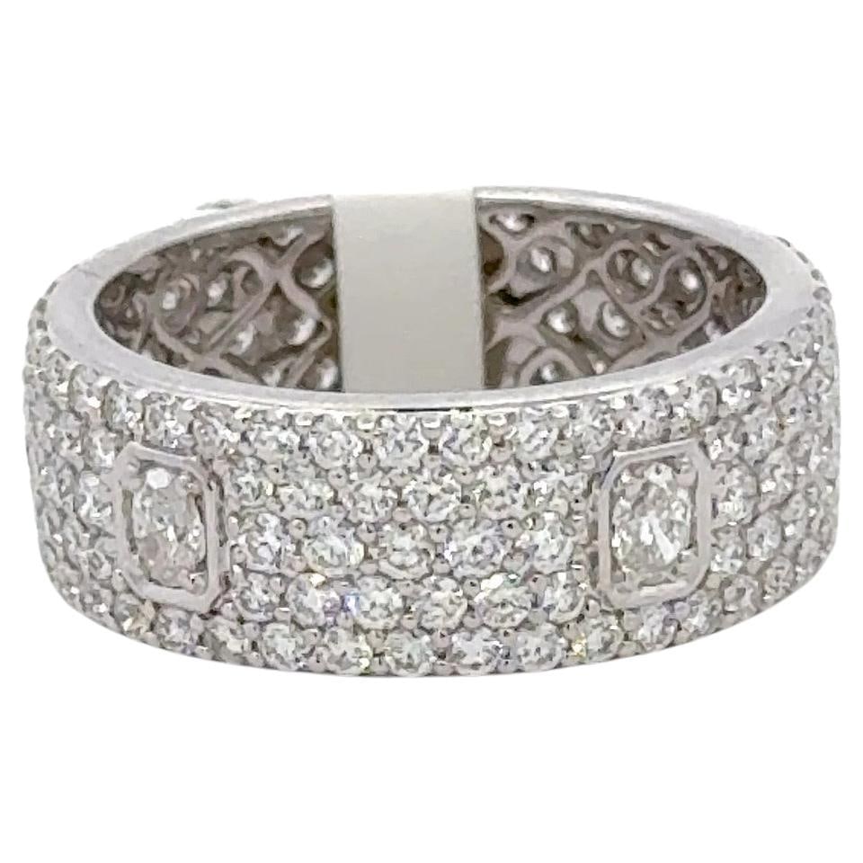 Harbor Diamonds 18K White Gold Diamond Band Ring 2.54 Carats: Harbor Diamonds 18K White Gold Diamond Band Ring 2.54 Carats This exquisite five-row diamond band ring is crafted from 18 karat white gold, showcasing a stunning arrangement of 165 round brilliant dia