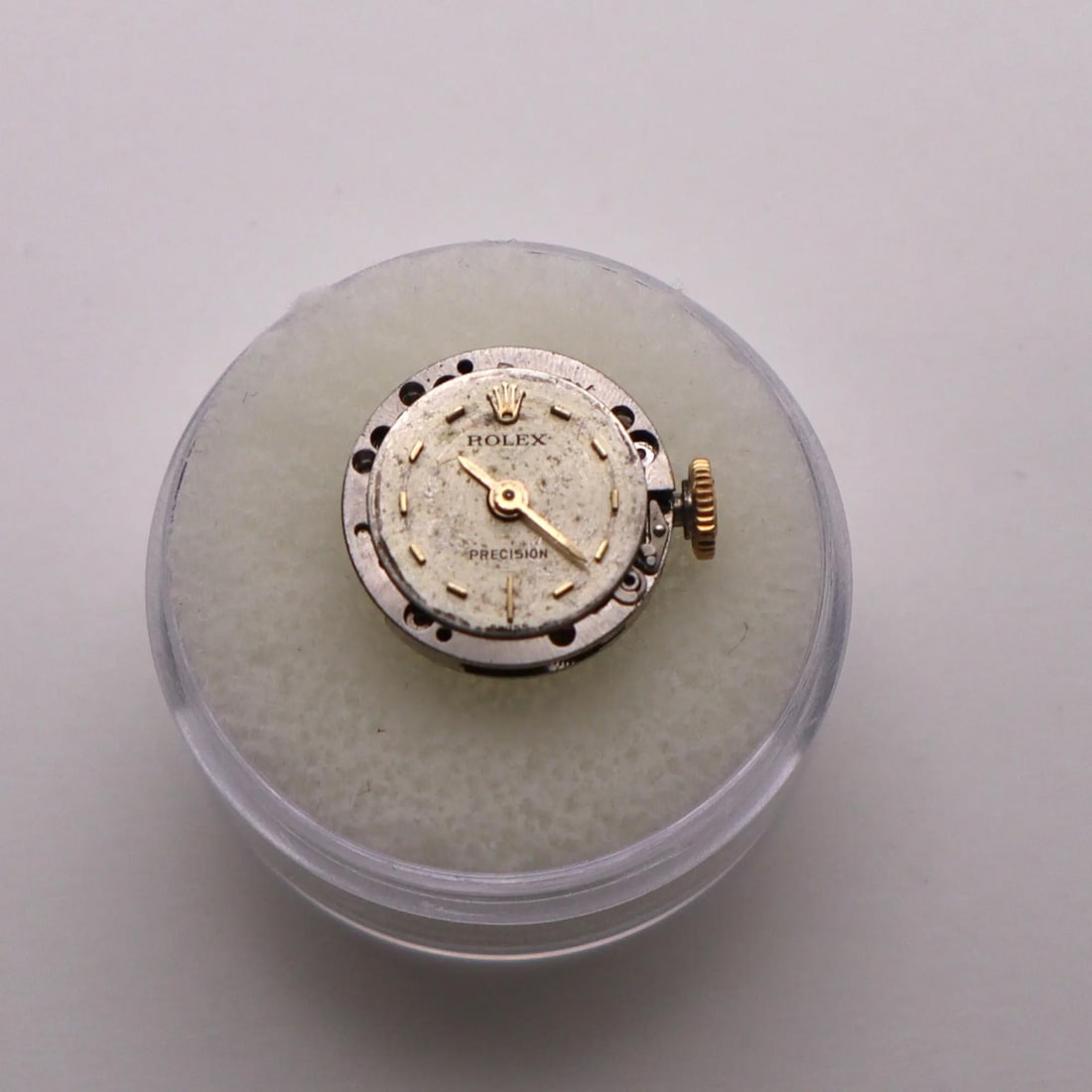 Vintage Women's Movement for Rolex Precision Model 1401 18 Jewels: Vintage Women's Movement for Rolex Precision Model 1401 18 Jewels This is a vintage Rolex movement, featuring an 18-jewel mechanism and designed for the Precision model. Made in Switzerland, this move