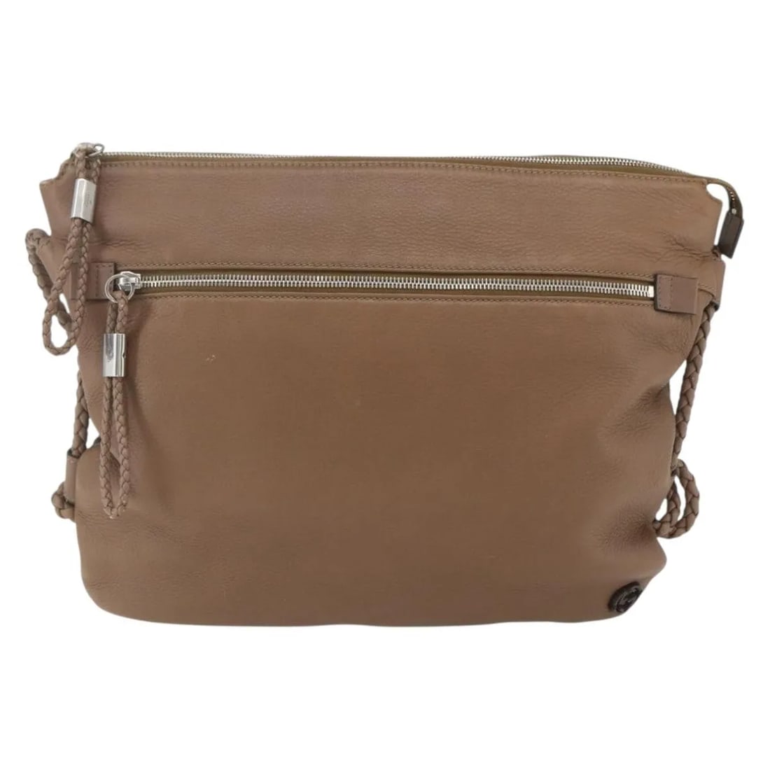 Gucci Leather Messenger Bag with Braided Strap for Women: Gucci Leather Messenger Bag with Braided Strap for Women This Gucci Braided Strap Zip Messenger bag is crafted from brown leather with a braided shoulder strap and zip closure. Designed for women, it 