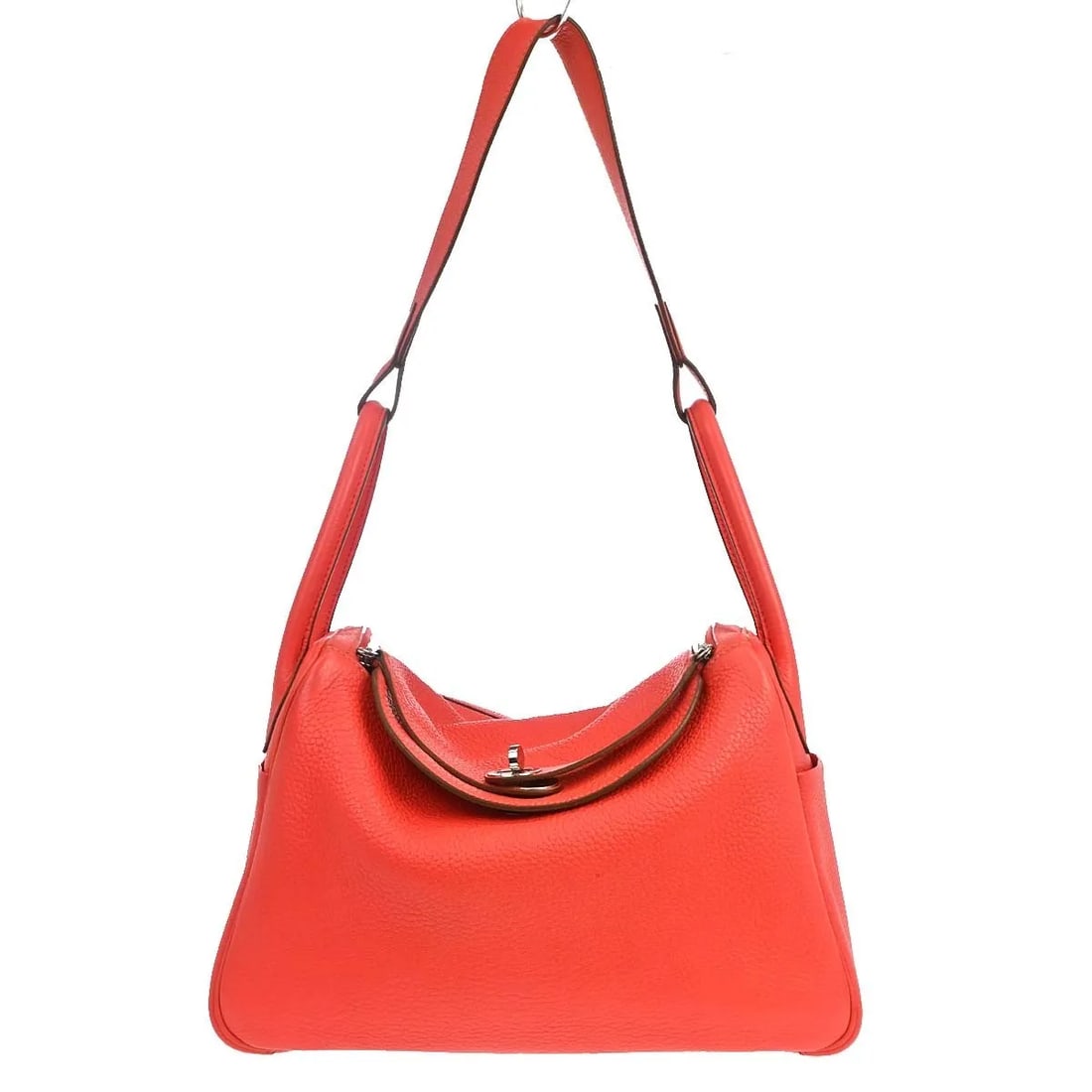 Hermes Lindy red leather handbag 34cm: Hermes Lindy red leather handbag 34cm Hermes Lindy handbag in red leather with a very good overall condition. The exterior and interior both show light scratching and light wear. Specifications Brand: