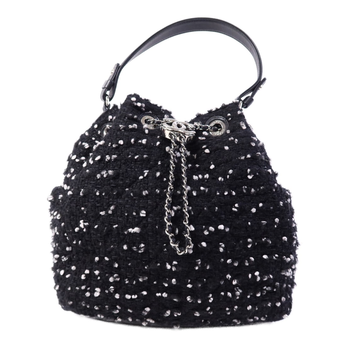 CHANEL CC Drawstring Tweed Handbag Black with SHW: CHANEL CC Drawstring Tweed Handbag Black with SHW Black CHANEL drawstring handbag in tweed, presented in very good AB condition. The bag features a black-on-black colorway, a handle drop of 35 cm, and