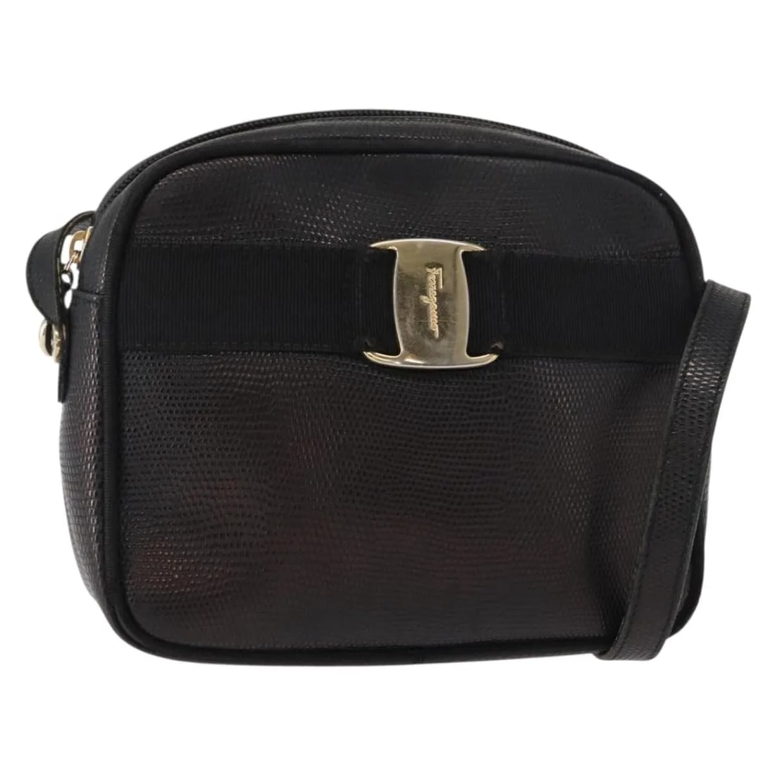 Black Leather Shoulder Bag Salvatore Ferragamo Vala: Black Leather Shoulder Bag Salvatore Ferragamo Vala This Salvatore Ferragamo Vala shoulder bag for women is crafted from black leather. It features a compact design with dimensions of 19cm x 15cm x 6c