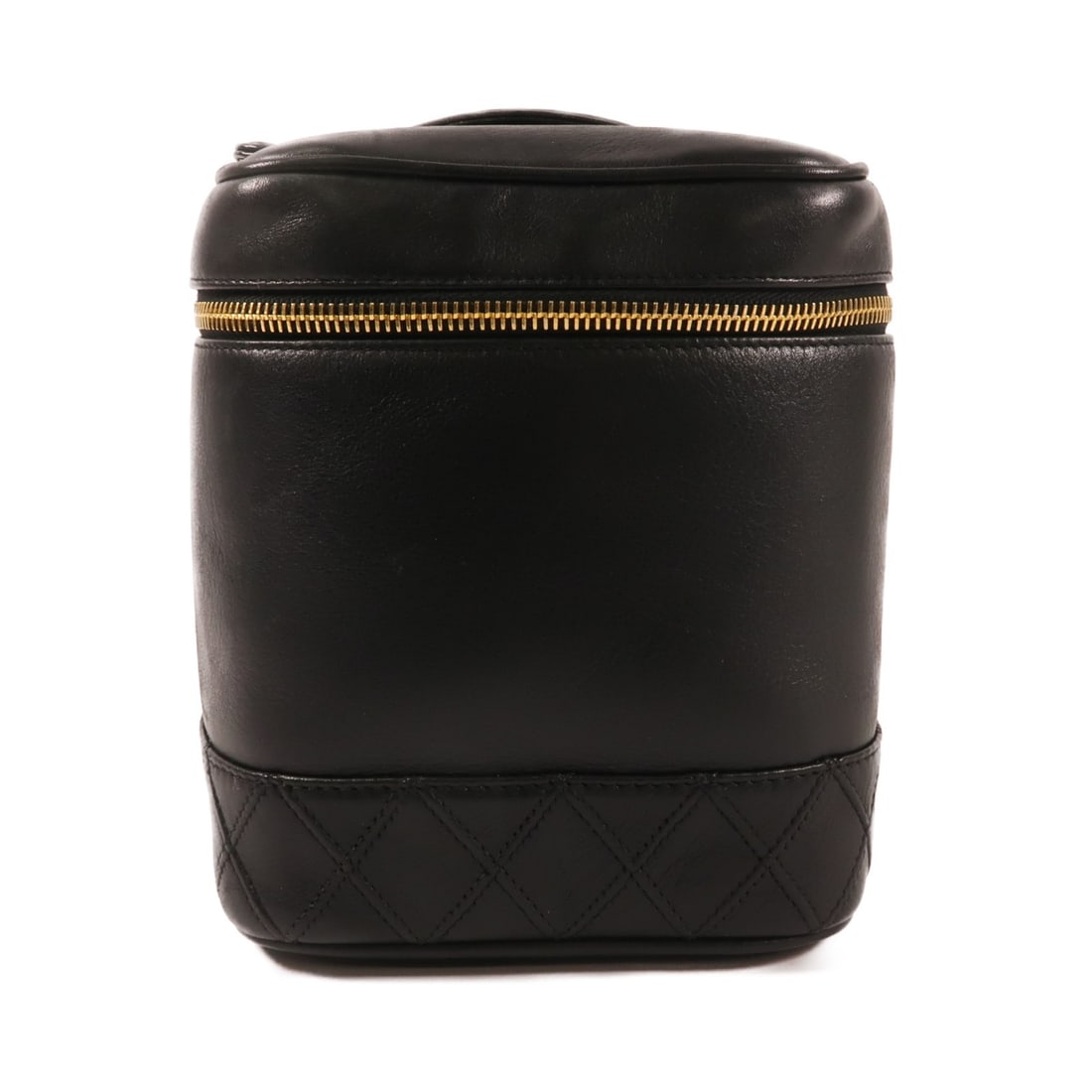 CHANEL CC Black Lambskin Vanity Handbag with GHW: CHANEL CC Black Lambskin Vanity Handbag with GHW Vintage CHANEL vanity case handbag in black lambskin (sheep leather) with a black frame color. It is a women's regular-size handbag made in France and 
