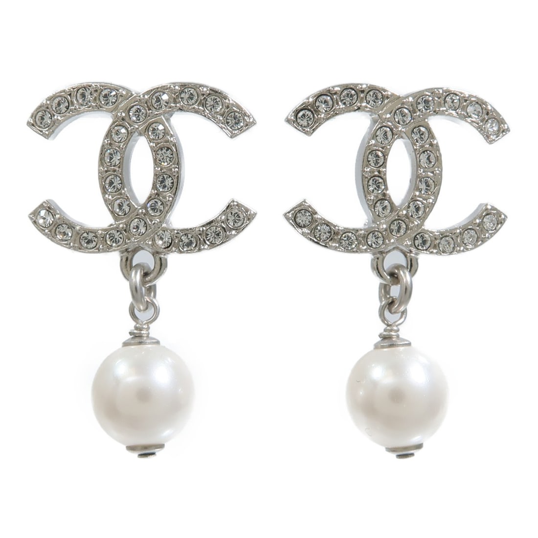 CHANEL CC Pierced Earrings White Silver PVC Metal: CHANEL CC Pierced Earrings White Silver PVC Metal CHANEL pierced earrings in PVC and metal with a silver and white color combination. The design is CC-shaped and comes with a storage box. Condition is