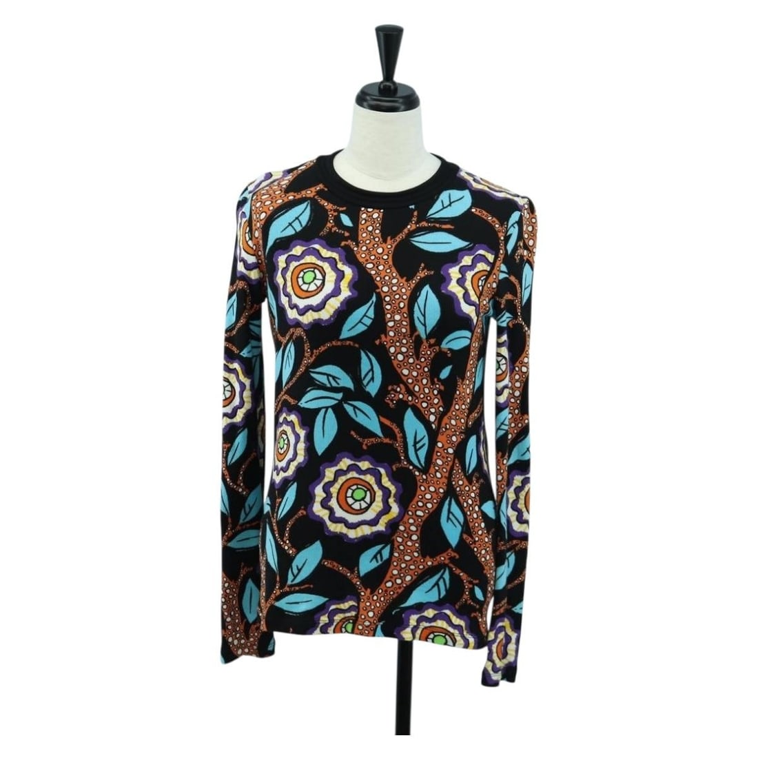 Louis Vuitton Multicolor Cotton Shirt Top Made in Italy: Louis Vuitton Multicolor Cotton Shirt Top Made in Italy A Louis Vuitton cotton shirt in multicolor, made in Italy. The item is described as Rank B with reasonable wear and tear, showing slight rubbing