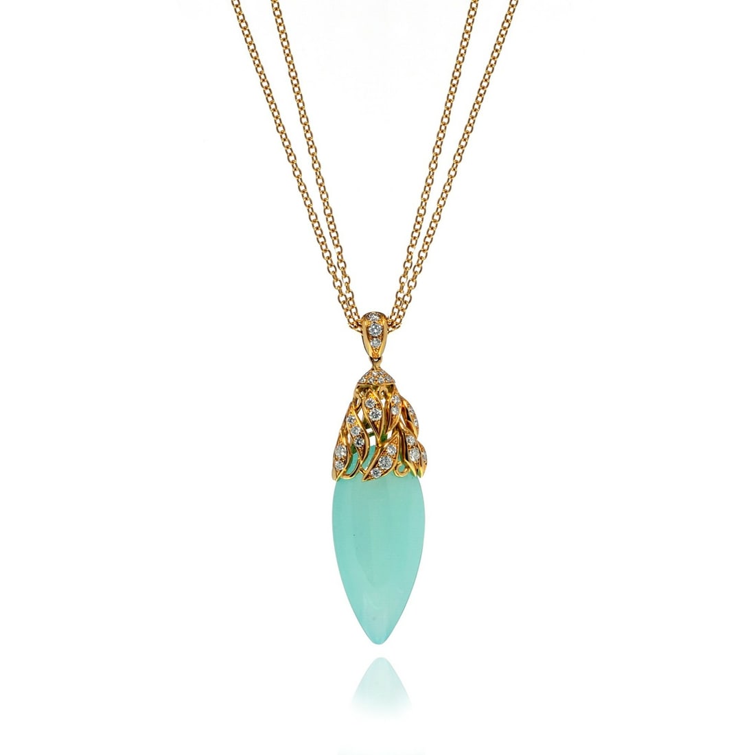 Luca Carati 18K Yellow Gold Chalcedony Diamond Pendant Necklace 0.45ctw: Luca Carati 18K Yellow Gold Chalcedony Diamond Pendant Necklace 0.45ctw This exquisite pendant necklace from Luca Carati showcases a stunning combination of chalcedony and diamonds. The necklace is cr