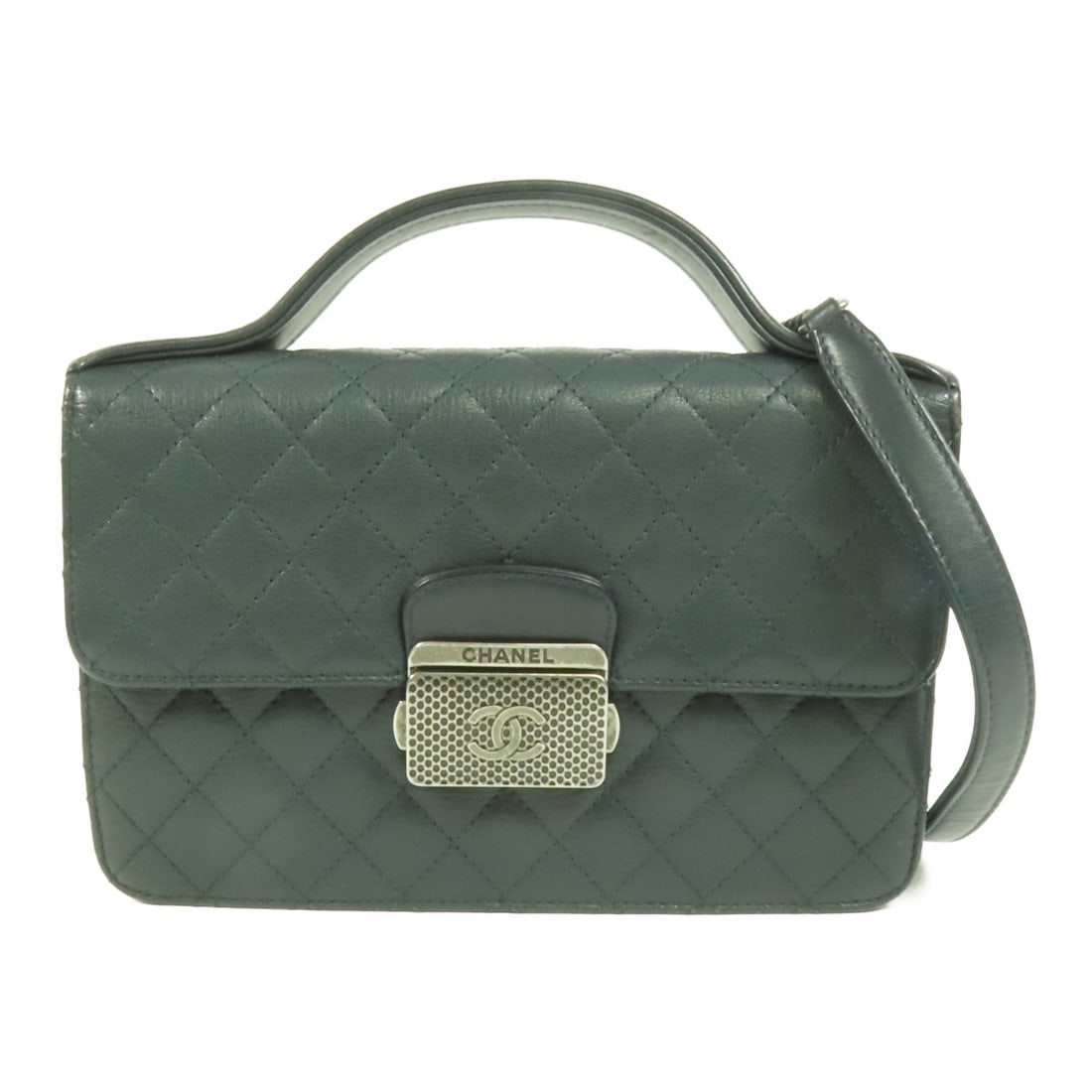 CHANEL CC Calfskin 2Way Shoulder Bag Green Chain Strap: CHANEL CC Calfskin 2Way Shoulder Bag Green Chain Strap A CHANEL CC Chain Shoulder Bag 2Way Bag in green calfskin leather. It features a flap closure, one outside open pocket, and one inside zip pocket