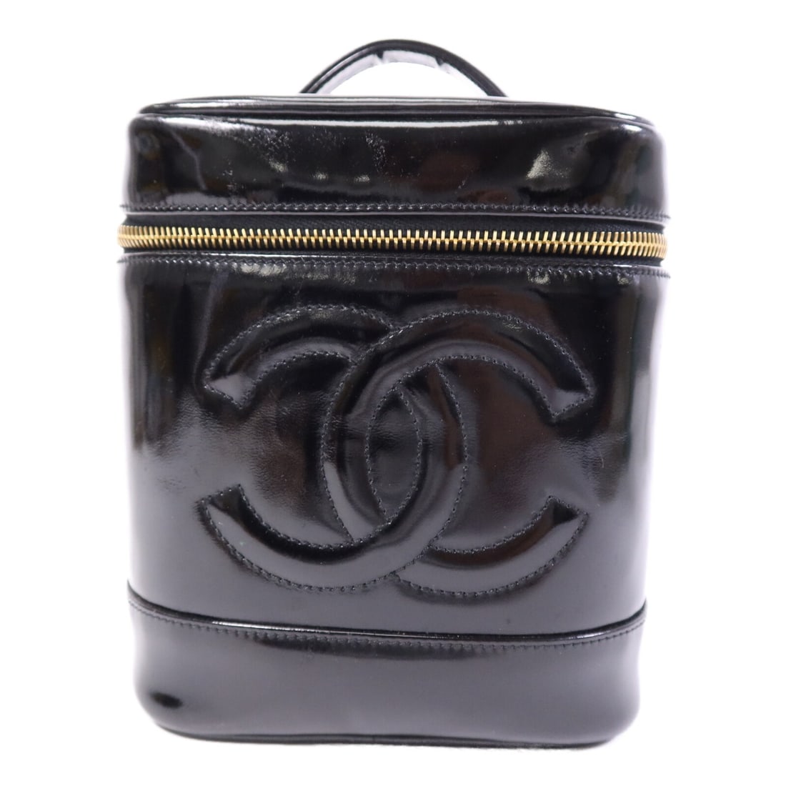 Chanel CC Black Patent Leather Vintage Vanity Handbag Gold Tone: Chanel CC Black Patent Leather Vintage Vanity Handbag Gold Tone Vintage CHANEL CC GHW vanity case handbag in black patent leather. It features a handle and an inside open pocket, and comes with a holo
