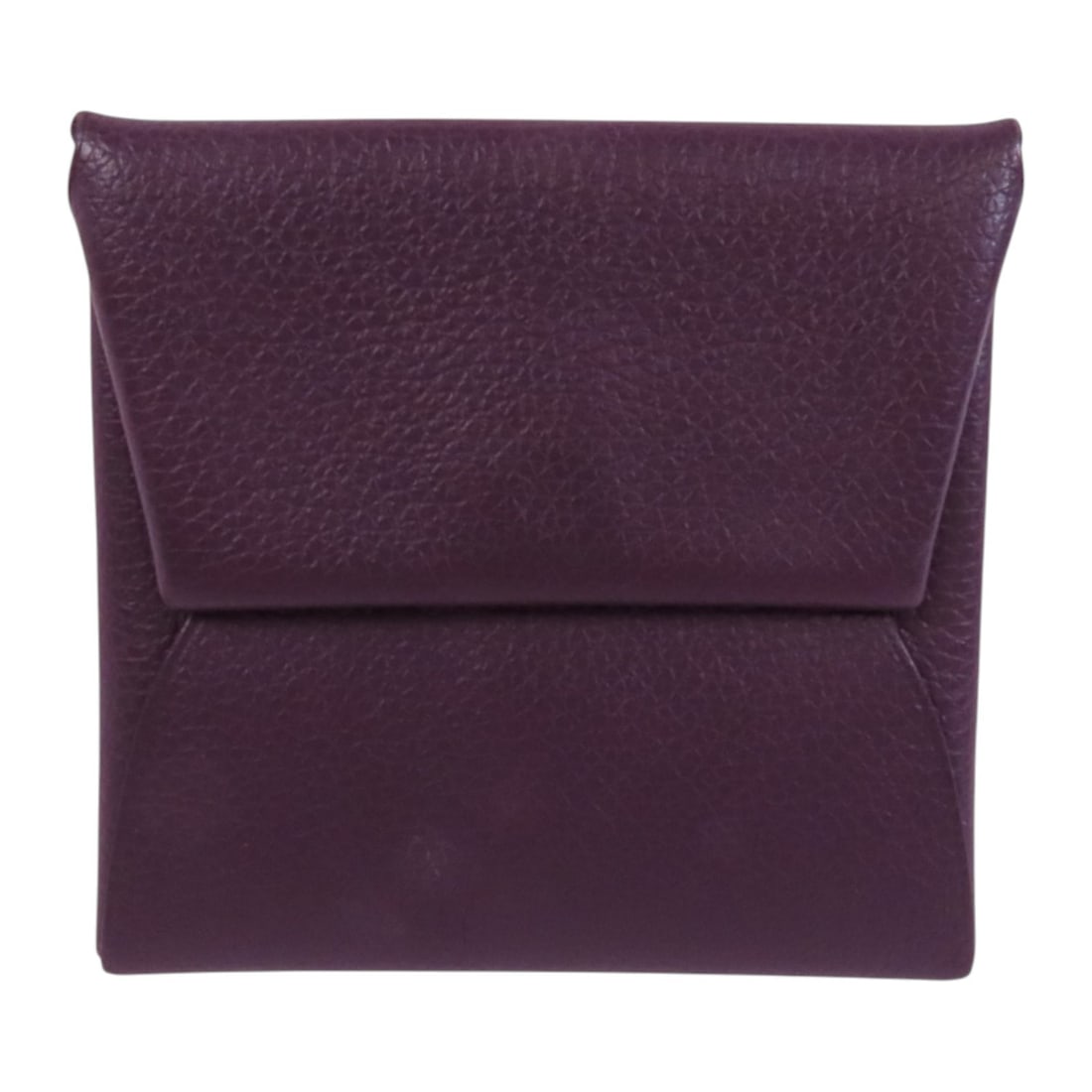 HERMES Bastia Chevre Goatskin Coin Purse Anemone Purple PHW: HERMES Bastia Chevre Goatskin Coin Purse Anemone Purple PHW Hermes Bastia coin purse in Chevre goatskin leather, presented in Anemone purple with PHW. This unisex coin case is made in France and featu