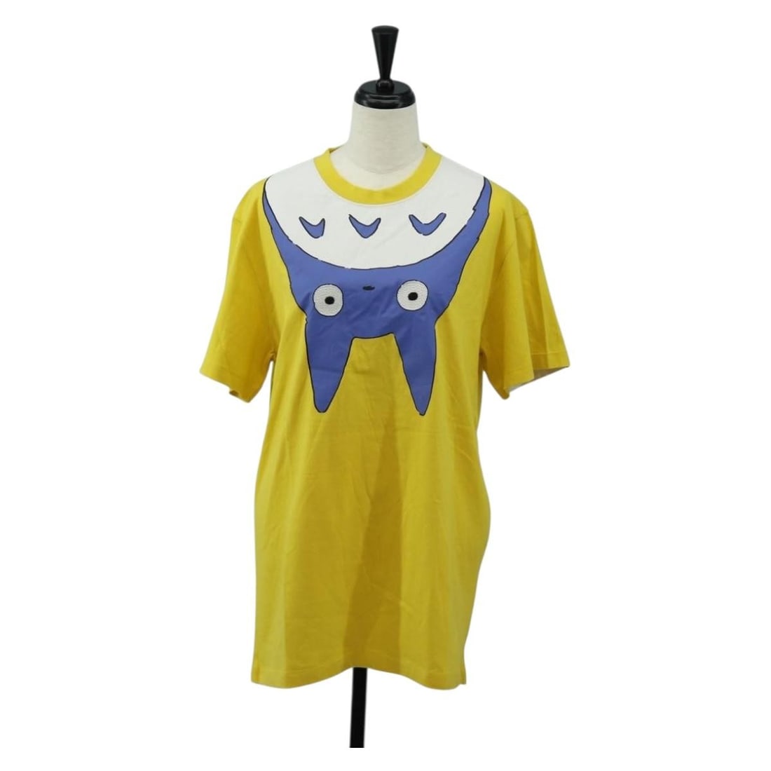 LOEWE Totoro Yellow Cotton Womens Shirt Size Medium: LOEWE Totoro Yellow Cotton Womens Shirt Size Medium LOEWE x Ghibli Totoro T-shirt in yellow cotton, designed for women. The item is listed as a shirt style and is in excellent, pristine condition with