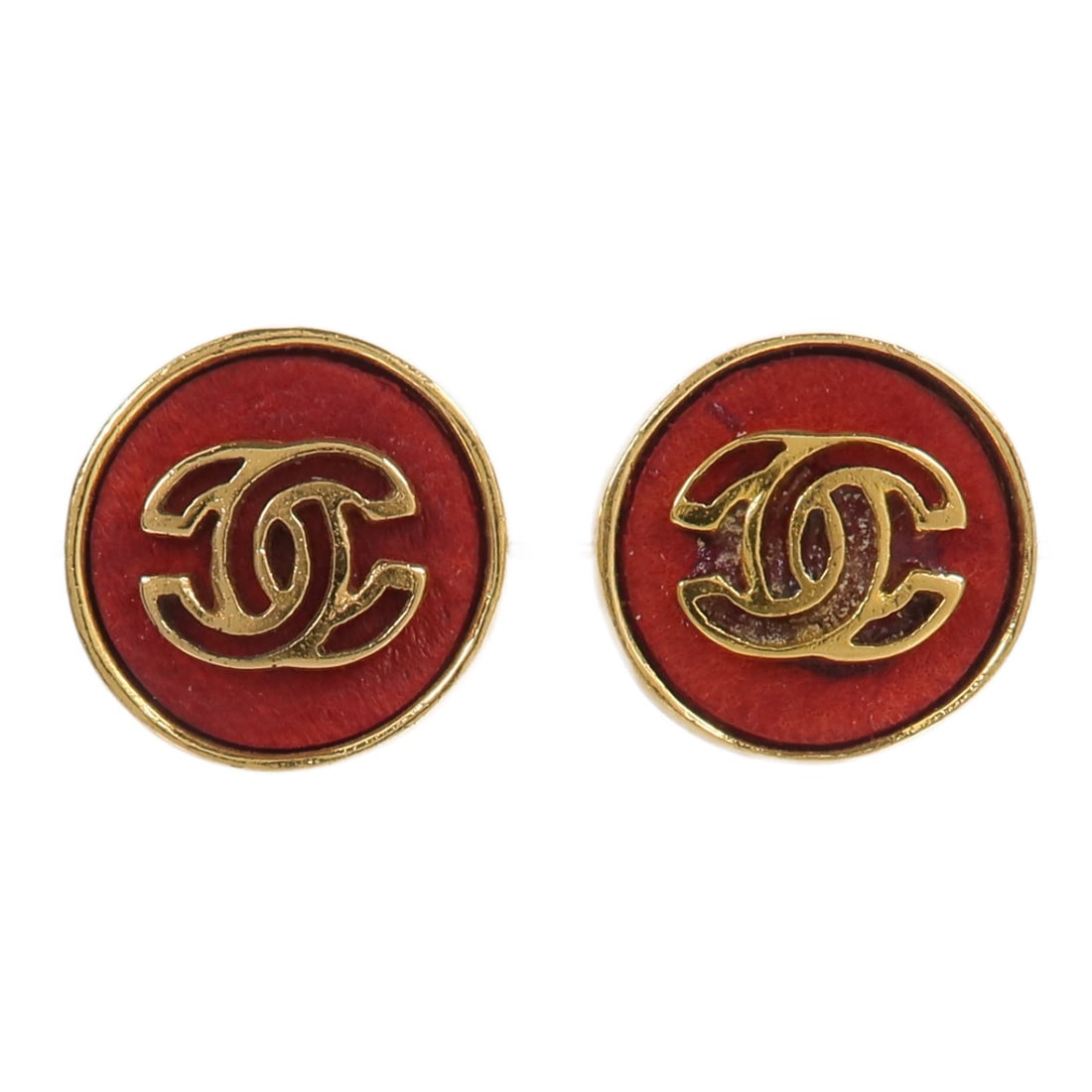 CHANEL CC Metal Earrings Red Gold Tone with Box: CHANEL CC Metal Earrings Red Gold Tone with Box CHANEL CC earrings in red and gold metal, offered with a storage box. The item is in very good AB condition and marked with date code 03 P. Specificatio