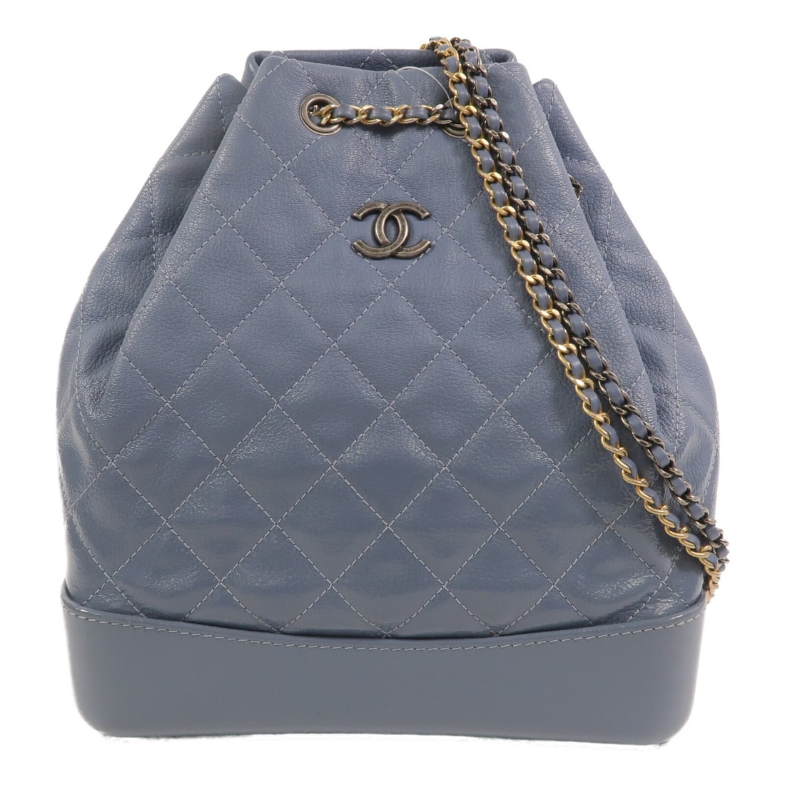 CHANEL Gabrielle A94485 blue calfskin chain backpack: CHANEL Gabrielle A94485 blue calfskin chain backpack CHANEL CC Gabrielle Chain Backpack A94485 in blue calfskin leather. This backpack features one inside open pocket and comes with a hologram sticker