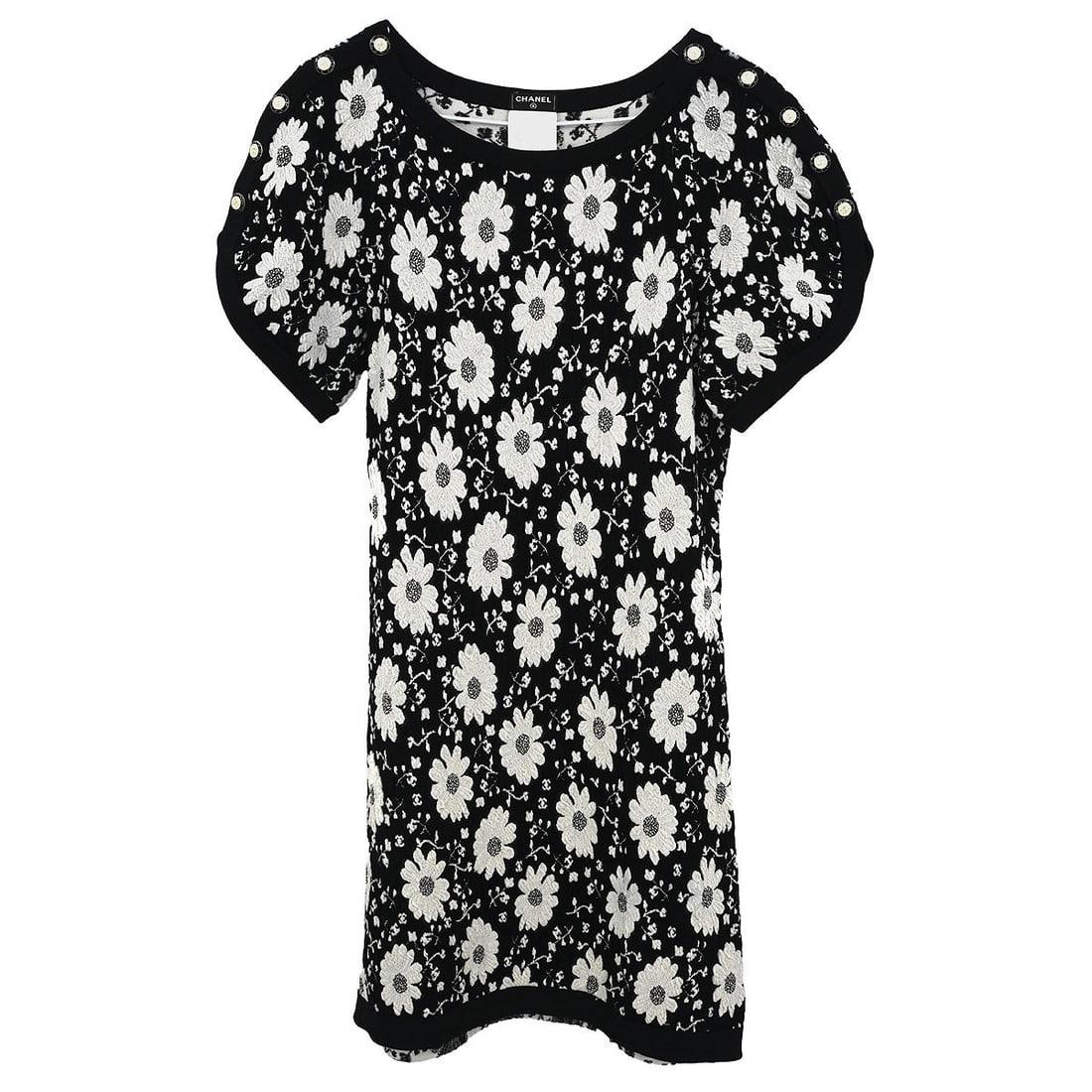 CHANEL P47676K06085 Black Fit Flare Short Sleeve Dress Size 34: CHANEL P47676K06085 Black Fit Flare Short Sleeve Dress Size 34 Black Chanel fit-and-flare dress with short sleeves and a round neckline. Made in Italy, this women's regular-size dress is crafted from 