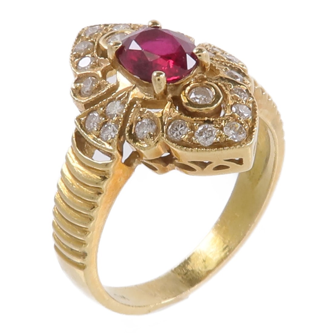 18K Yellow Gold Ruby Ring Womens Size 5.25 Red: 18K Yellow Gold Ruby Ring Womens Size 5.25 Red Ruby ring in 18K yellow gold with a red finish and a ruby main stone. It is a women's ring in regular size 5.25, with a motif measuring 10 mm x 17 mm and