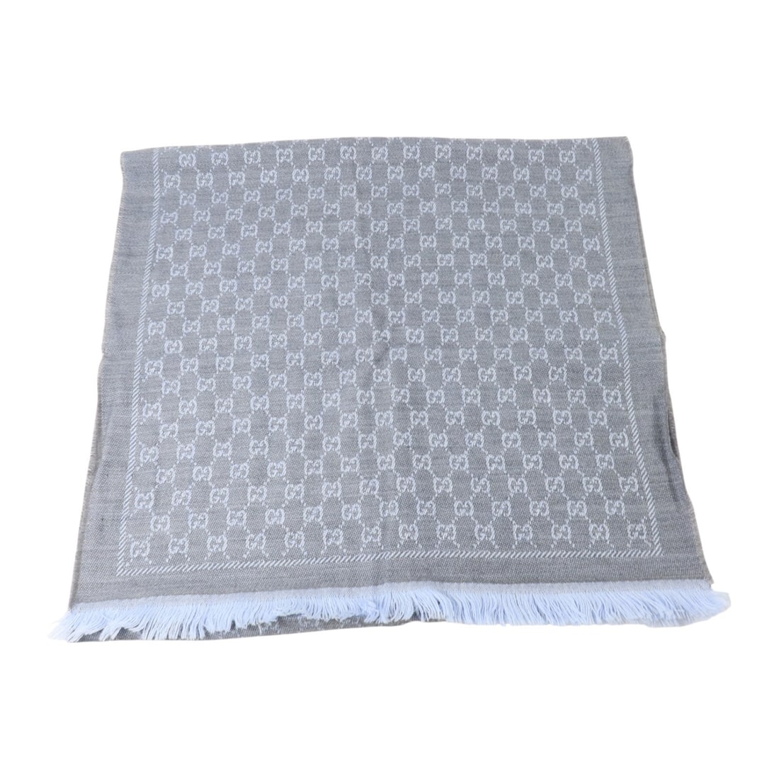 Gucci 411115 3G200 1369 GG Wool Scarf 140x48cm Blue Grey: Gucci 411115 3G200 1369 GG Wool Scarf 140x48cm Blue Grey A GUCCI GG scarf in blue and grey wool, sized 140 cm x 48 cm. The item is in AB very good condition and comes with no accessories. Specificatio