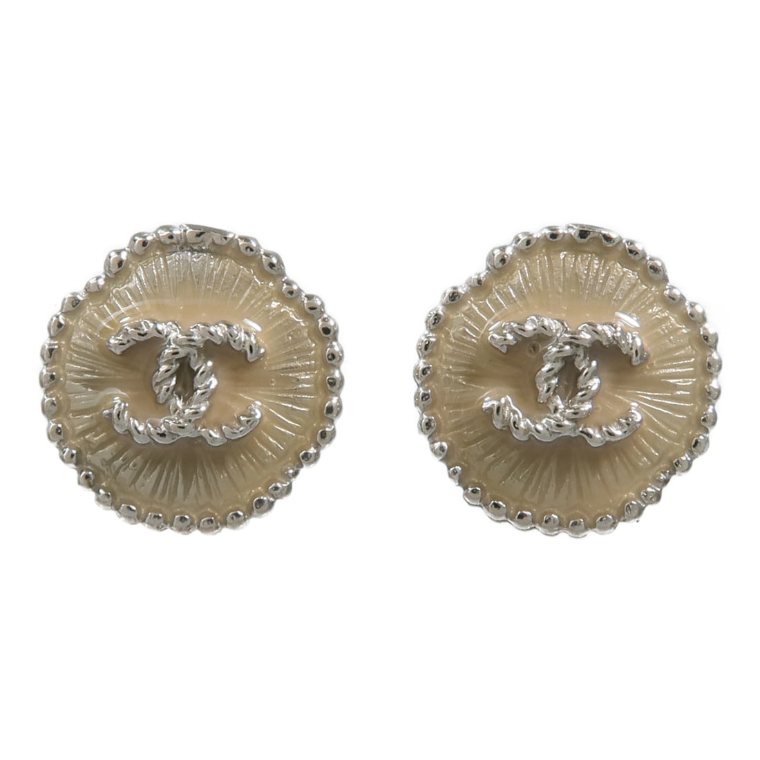 CHANEL A85857 CC Metal Earrings Gold Tone: CHANEL A85857 CC Metal Earrings Gold Tone CHANEL CC earrings model A85857 in gold-tone metal. The earrings are described as size 13 mm x 13 mm and are in AB Very Good condition. Accessories are not in