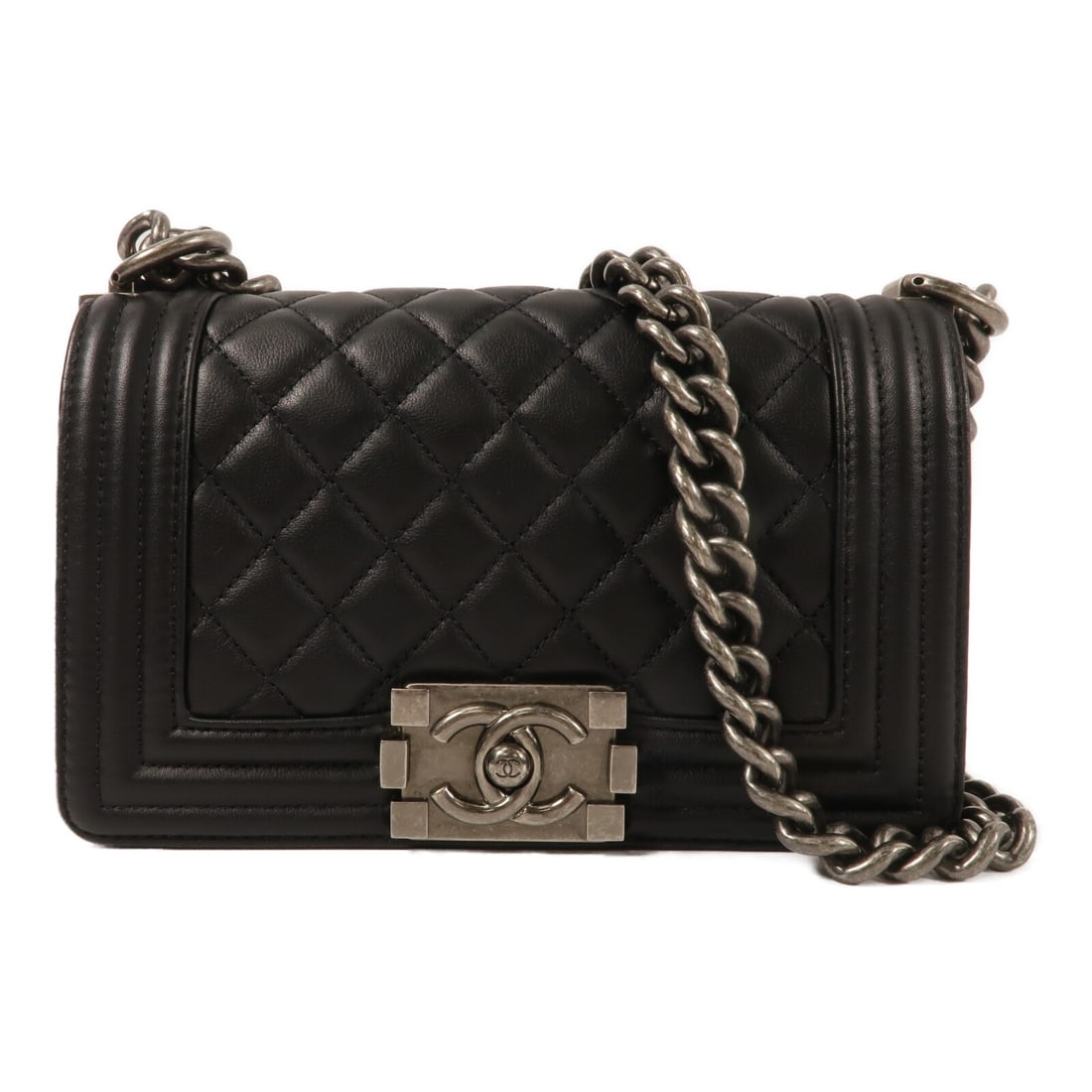 CHANEL A69085 Boy 20 Shoulder Bag Black Lambskin CC Chain: CHANEL A69085 Boy 20 Shoulder Bag Black Lambskin CC Chain CHANEL CC Boy 20 Chain Shoulder Bag, model A69085, in black lambskin (sheep leather). This shoulder bag features a flap closure and comes with