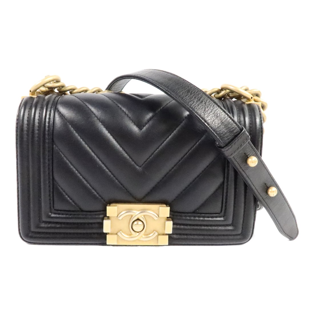 CHANEL Boy 20 lambskin chain shoulder bag black CC GHW: CHANEL Boy 20 lambskin chain shoulder bag black CC GHW A CHANEL Boy 20 chain shoulder bag in black lambskin leather with gold-tone hardware. The bag is presented in very good AB condition and includes