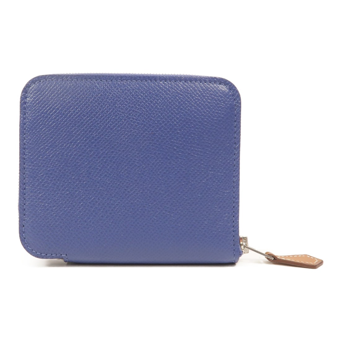Hermes Silk In Compact Wallet Epsom Calfskin Bleu Brighton PHW: Hermes Silk In Compact Wallet Epsom Calfskin Bleu Brighton PHW Compact wallet in Epsom and calfskin leather, presented in Bleu Brighton. It features a fastener closure, six card slots, and one coin ca