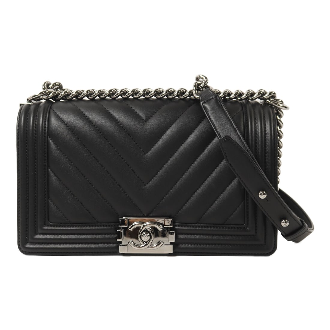 CHANEL Boy 25 A67086 Black Lambskin Chain Shoulder Bag: CHANEL Boy 25 A67086 Black Lambskin Chain Shoulder Bag CHANEL CC Boy 25 Chain Shoulder Bag in black lambskin (sheep leather). This shoulder bag features a flap pocket and comes with storage bags and a