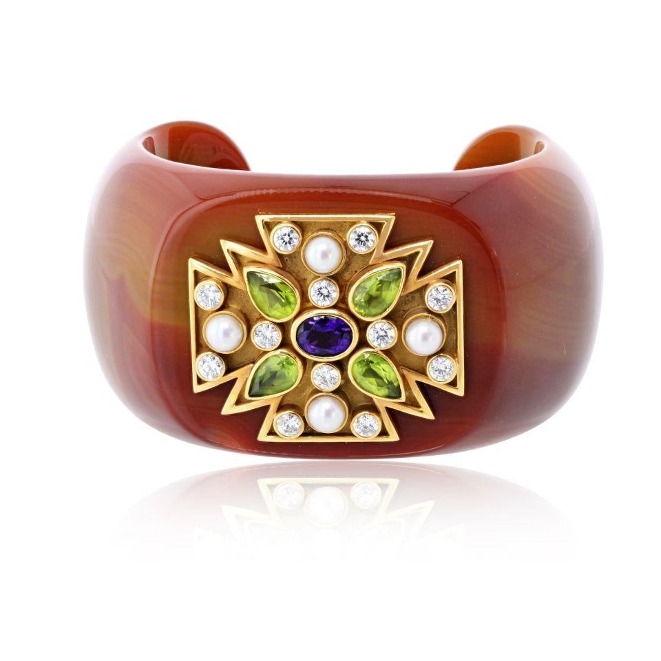 Verdura Maltese bracelet in 18K yellow gold with diamonds: Verdura Maltese bracelet in 18K yellow gold with diamonds A pre-owned Verdura bracelet crafted in 18K yellow gold. The piece features an approximate diamond weight of 1.7 cts and has a total weight of