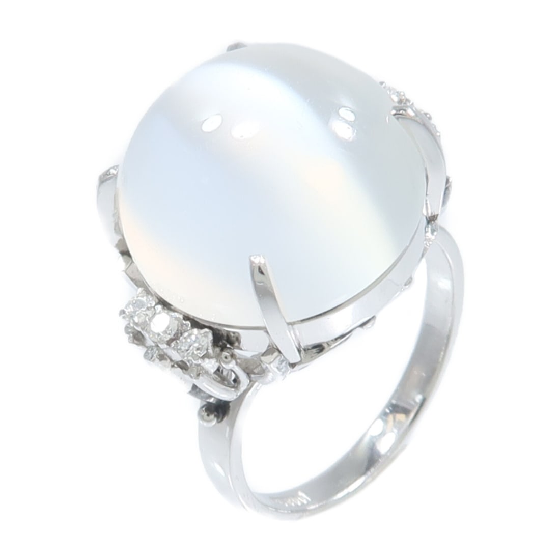Pt950 Platinum Moonstone Diamond Ring US 6.25: Pt950 Platinum Moonstone Diamond Ring US 6.25 A women's ring featuring a moonstone and diamond design in Pt950 platinum. The ring is size 6.25 and has a clear color appearance. It measures 2 mm in wid