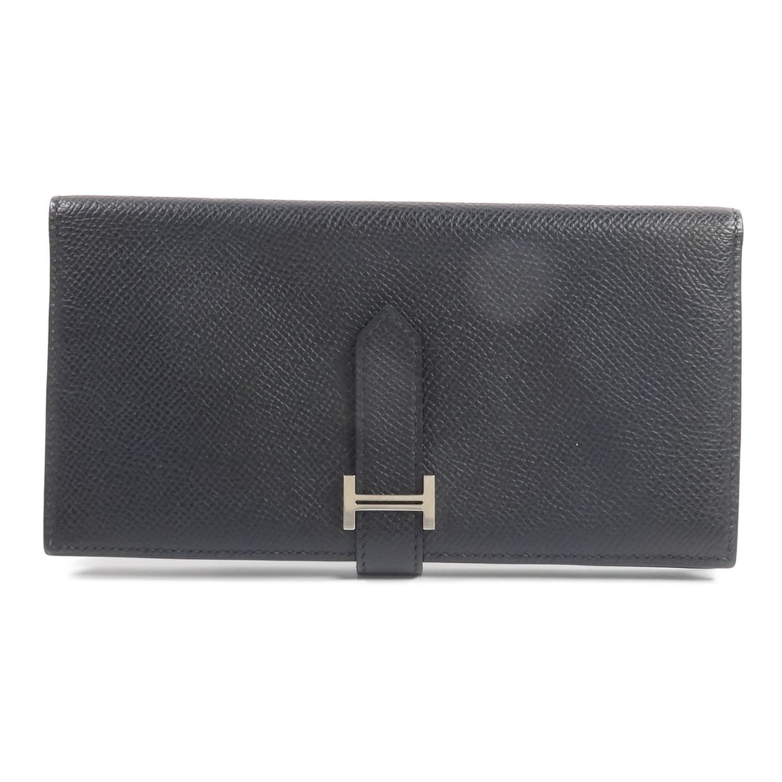 Hermes Bearn long wallet in Noir Epsom leather with PHW: Hermes Bearn long wallet in Noir Epsom leather with PHW Hermes PHW Bearn Long Wallet in Noir black, made from Epsom leather and calfskin (cowhide). It features a long wallet design with one wallet com