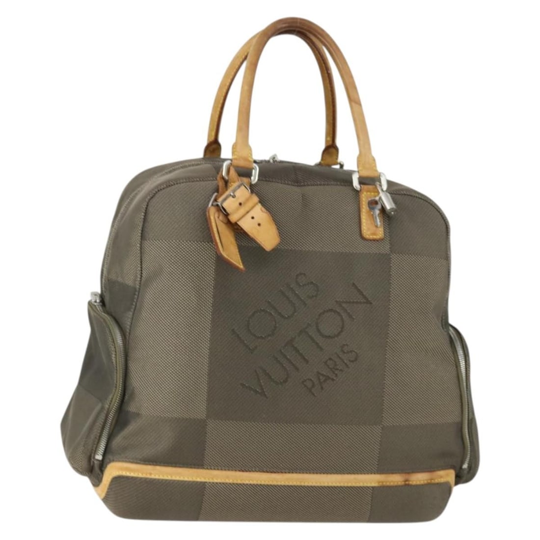 Damier Geant Canvas Boston Bag Louis Vuitton Tail Color: Damier Geant Canvas Boston Bag Louis Vuitton Tail Color This authentic LOUIS VUITTON Damier Geant Avantulier Boston Bag (Model: M93060) is an elegant accessory crafted from durable Damier Geant Canvas