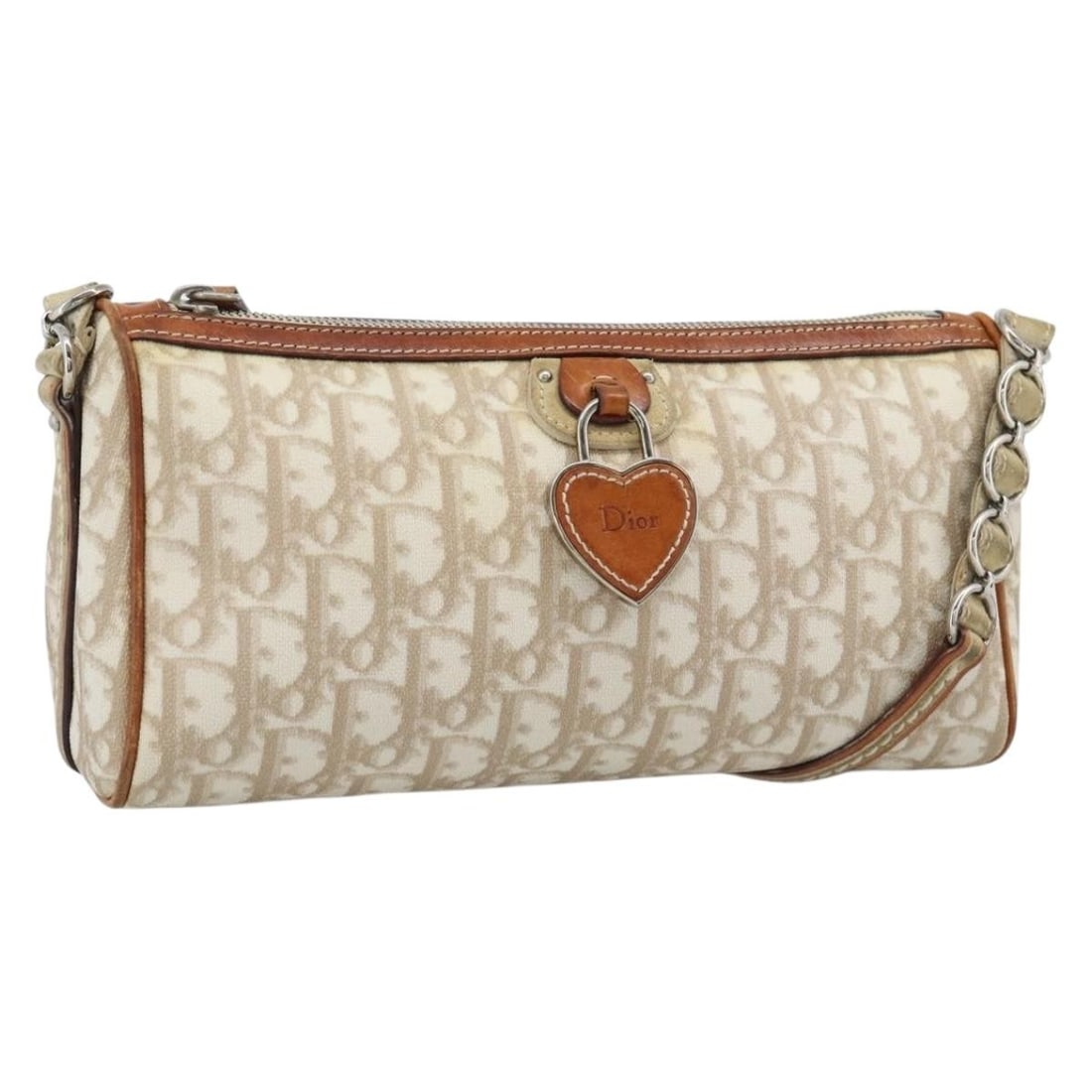 Christian Dior Trotter Chain Shoulder Bag Beige Silver PVC Leather: Christian Dior Trotter Chain Shoulder Bag Beige Silver PVC Leather Christian Dior Trotter Canvas Chain Romantic Shoulder Bag in beige and silver, made in Italy. It is crafted from PVC leather and Trot