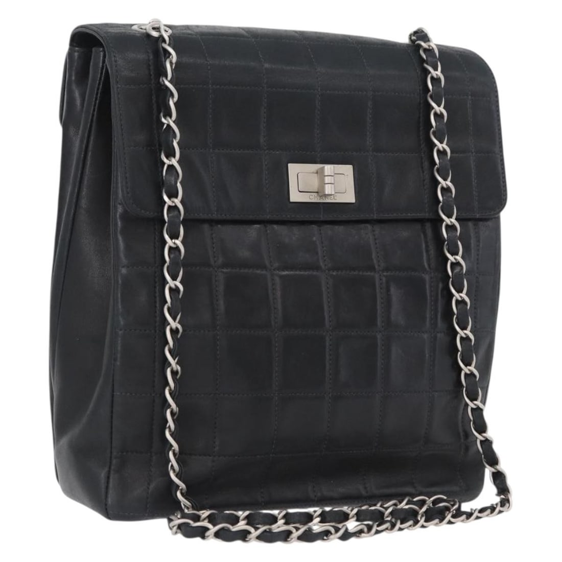 CHANEL Choco Bar Lamb Skin Shoulder Bag Black Silver Chain: CHANEL Choco Bar Lamb Skin Shoulder Bag Black Silver Chain CHANEL Choco Bar Chain Shoulder Bag in black and silver lamb skin, made in France. This women's shoulder bag measures approximately 23 cm W x