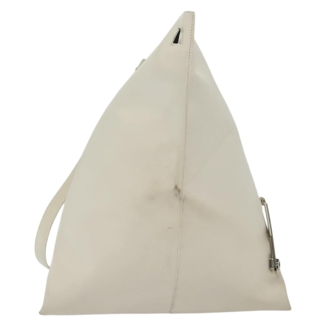 Salvatore Ferragamo White Silver Leather Shoulder Bag Auth AU-21 9247: Salvatore Ferragamo White Silver Leather Shoulder Bag Auth AU-21 9247 Experience timeless elegance with this Salvatore Ferragamo Shoulder Bag, crafted in Italy from high-quality leather. The exterior 